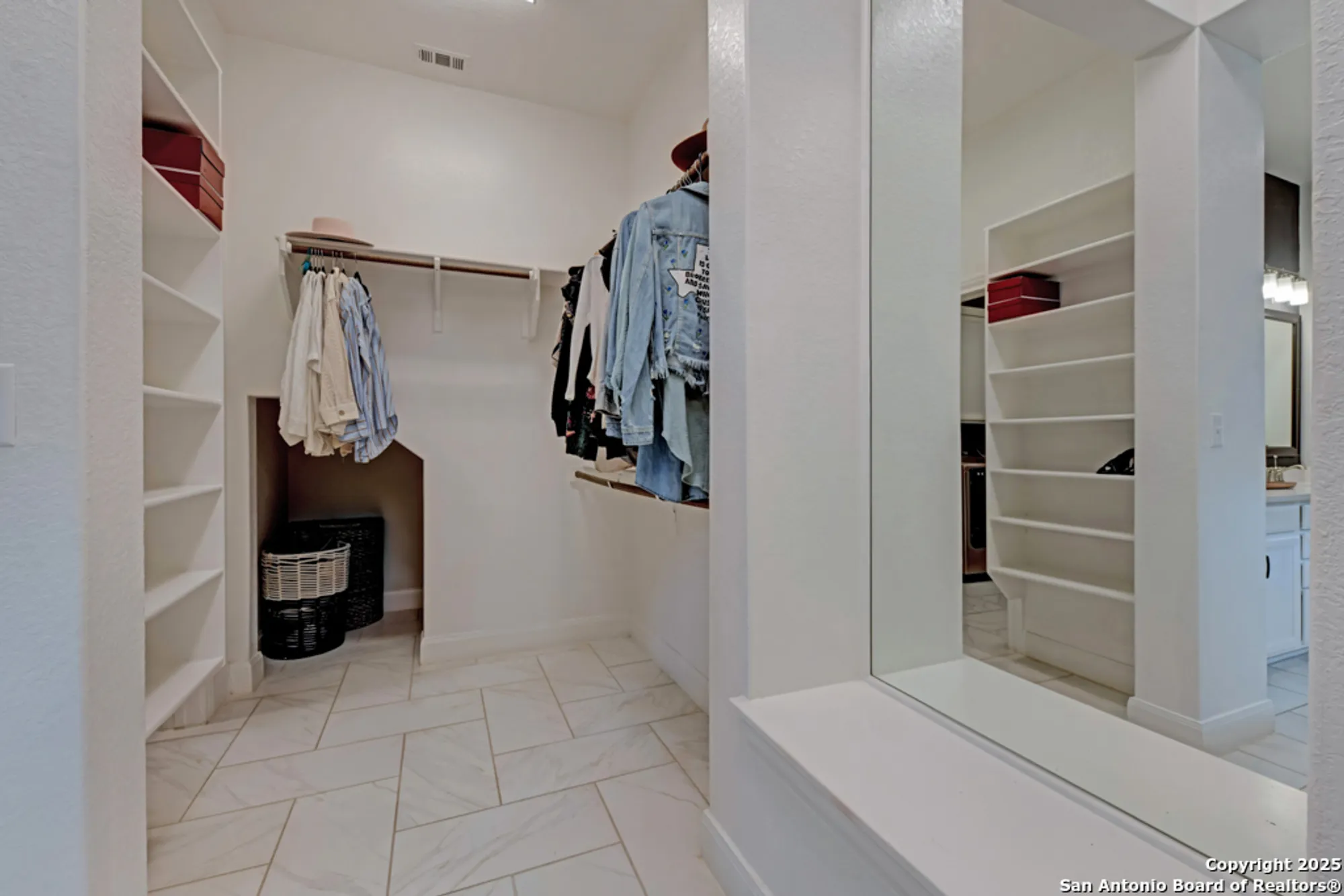 Property Slideshow image 21 of 50 | 23003 grande vis, San Antonio, TX, 78261