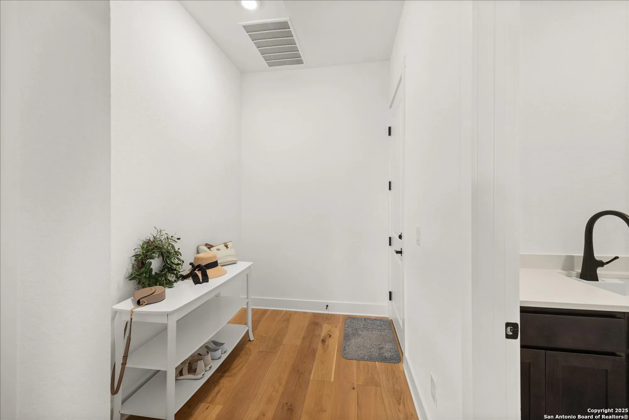 Property Slideshow image 30 of 37 | 241 sentido, Boerne, TX, 78006