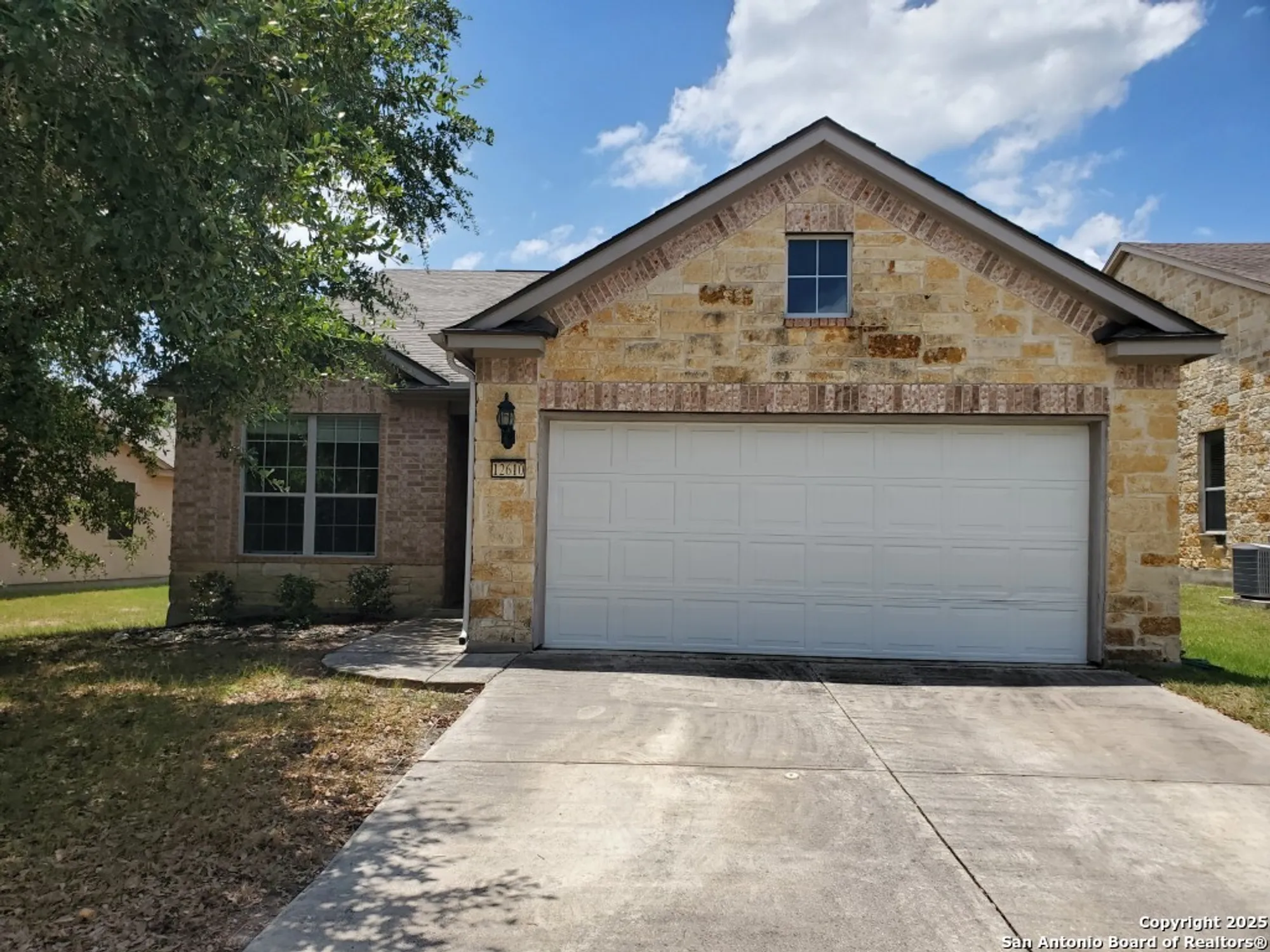 Property Slideshow image 1 of 15 | 12610 cascade hls, San Antonio, TX, 78253