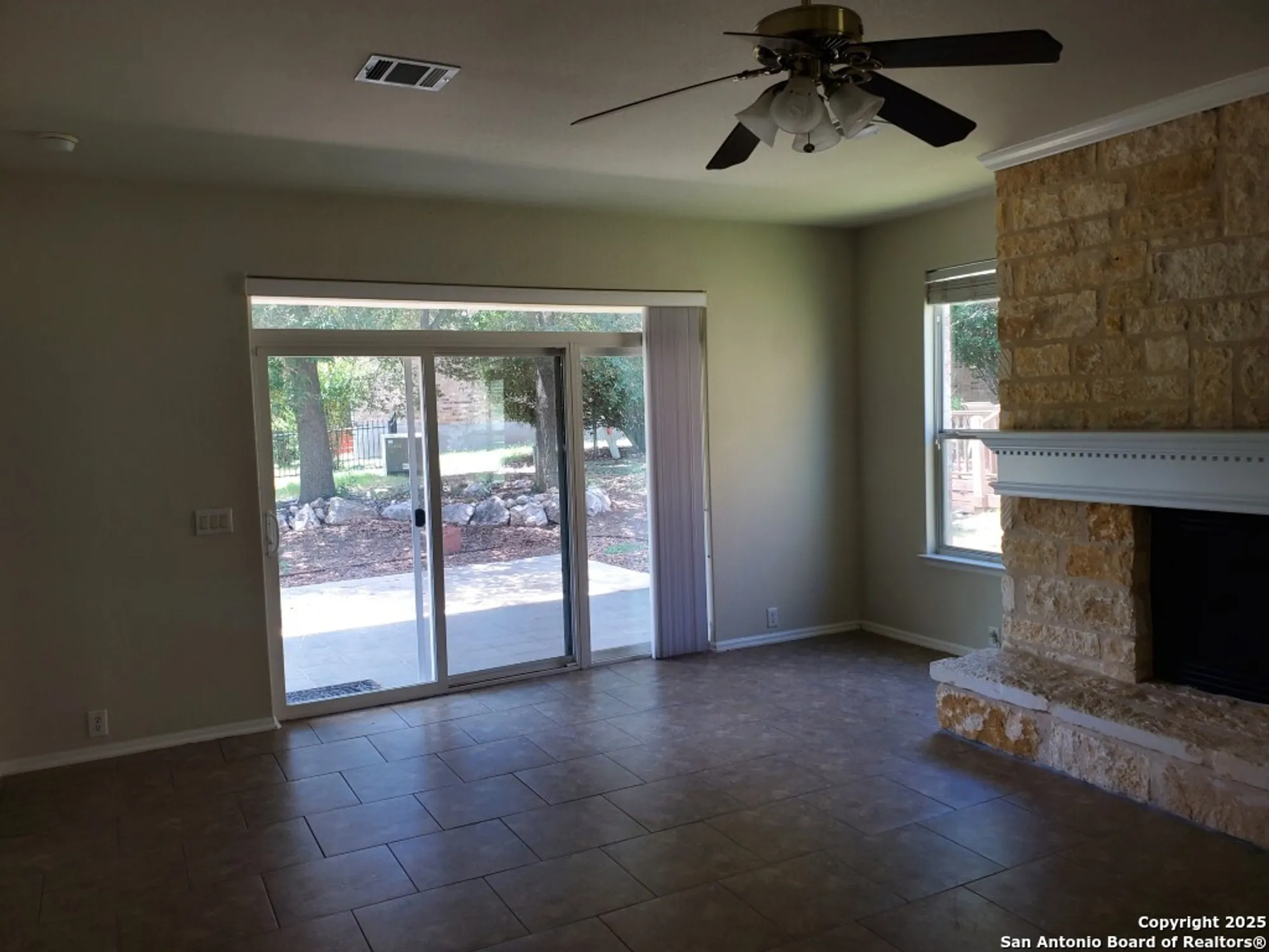 Property Slideshow image 7 of 15 | 12610 cascade hls, San Antonio, TX, 78253