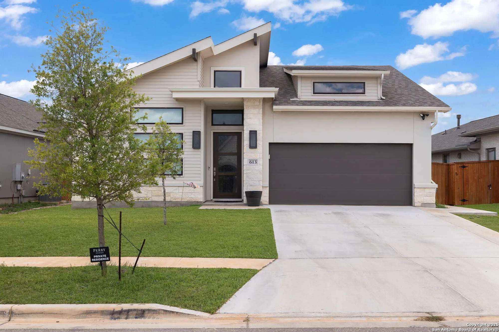 Property Slideshow image 1 of 31 | 613 meade st, New Braunfels, TX, 78132