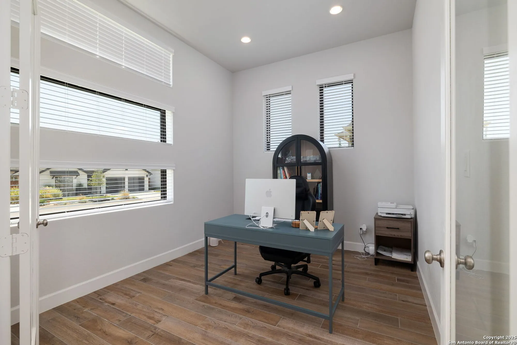 Property Slideshow image 5 of 31 | 613 meade st, New Braunfels, TX, 78132