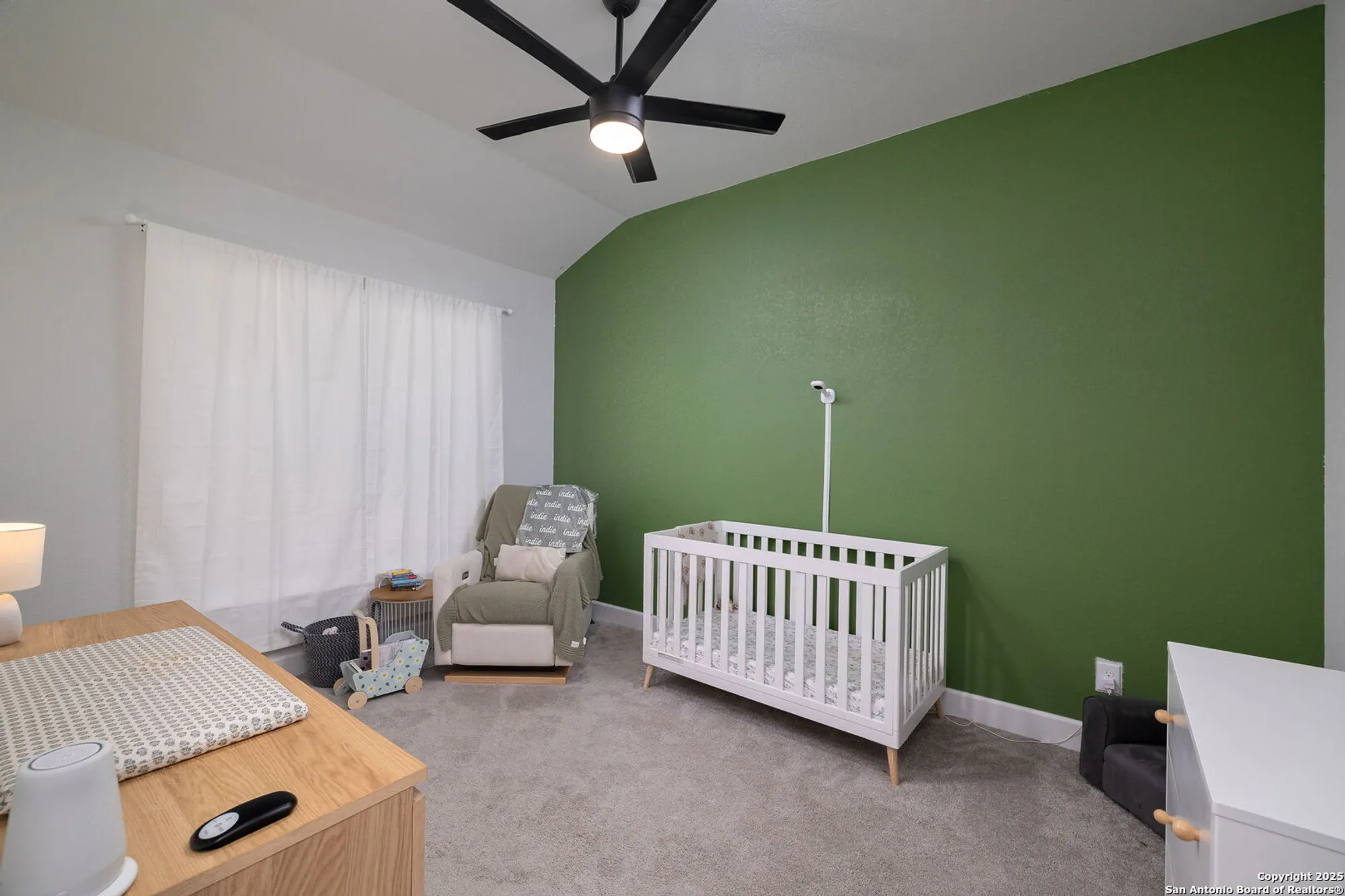 Property Slideshow image 10 of 31 | 613 meade st, New Braunfels, TX, 78132