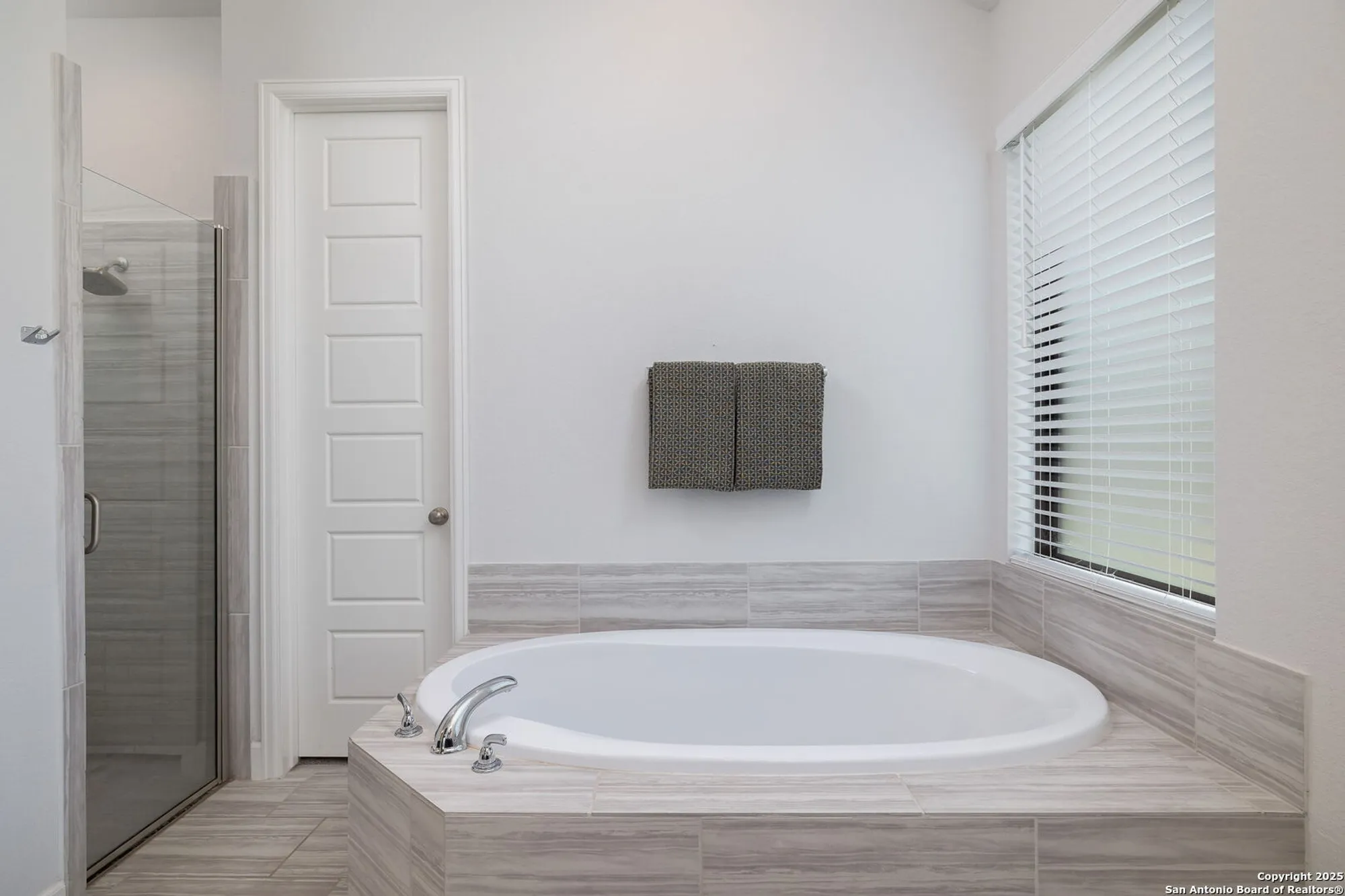 Property Slideshow image 27 of 31 | 613 meade st, New Braunfels, TX, 78132