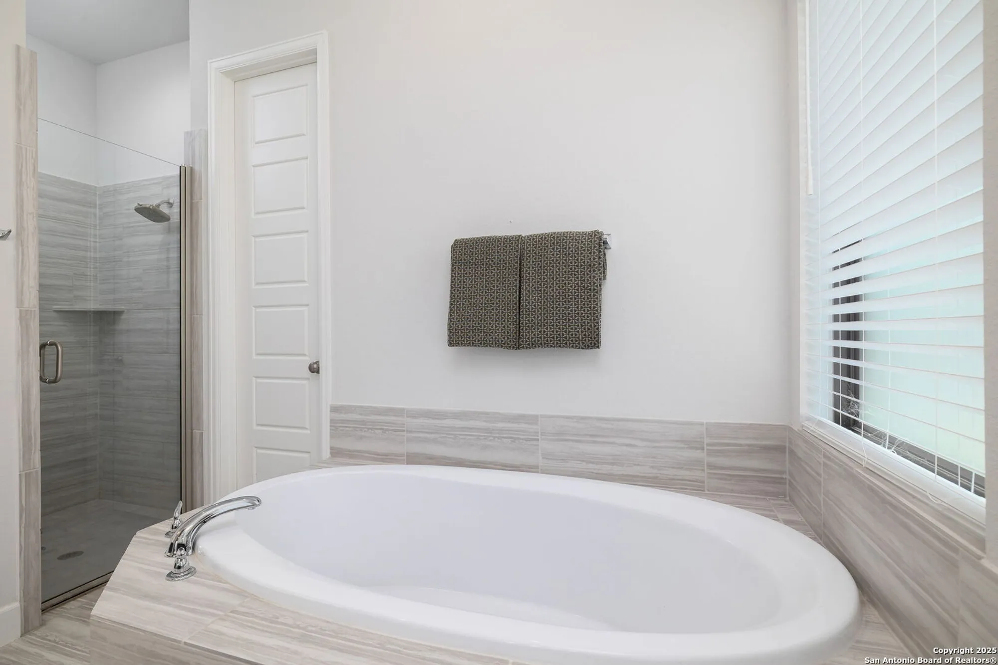 Property Slideshow image 28 of 31 | 613 meade st, New Braunfels, TX, 78132