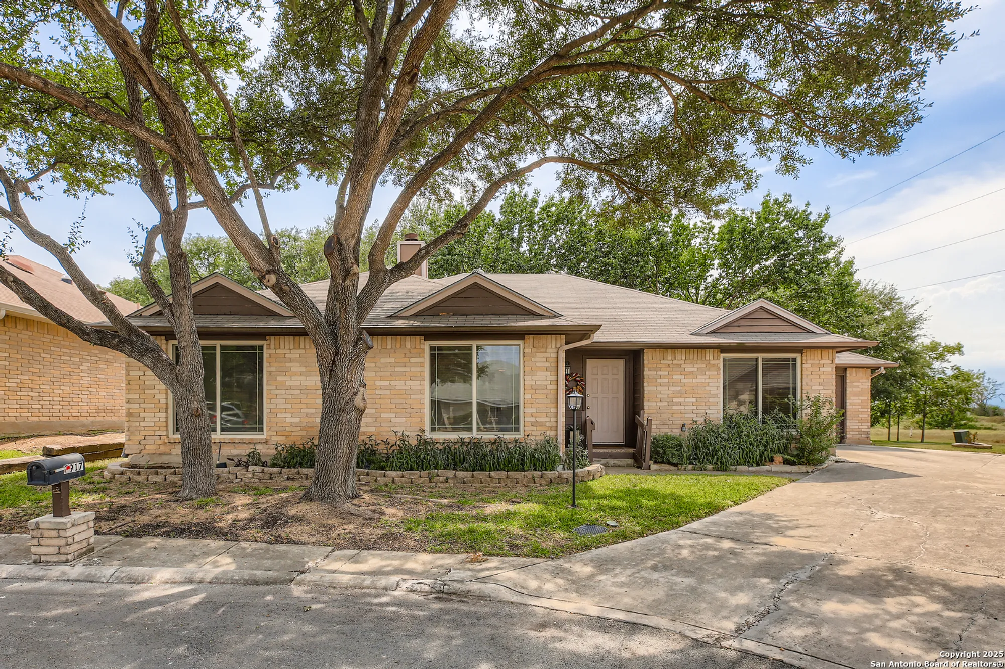 Property Slideshow image 1 of 29 | 3917 pecan ct, Schertz, TX, 78108