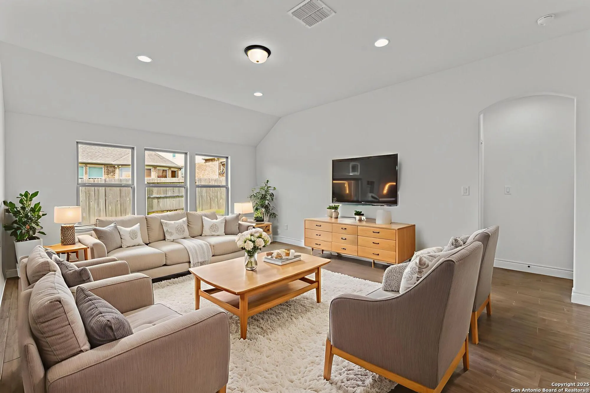 Property Slideshow image 11 of 25 | 2159 oak run pkwy, New Braunfels, TX, 78132