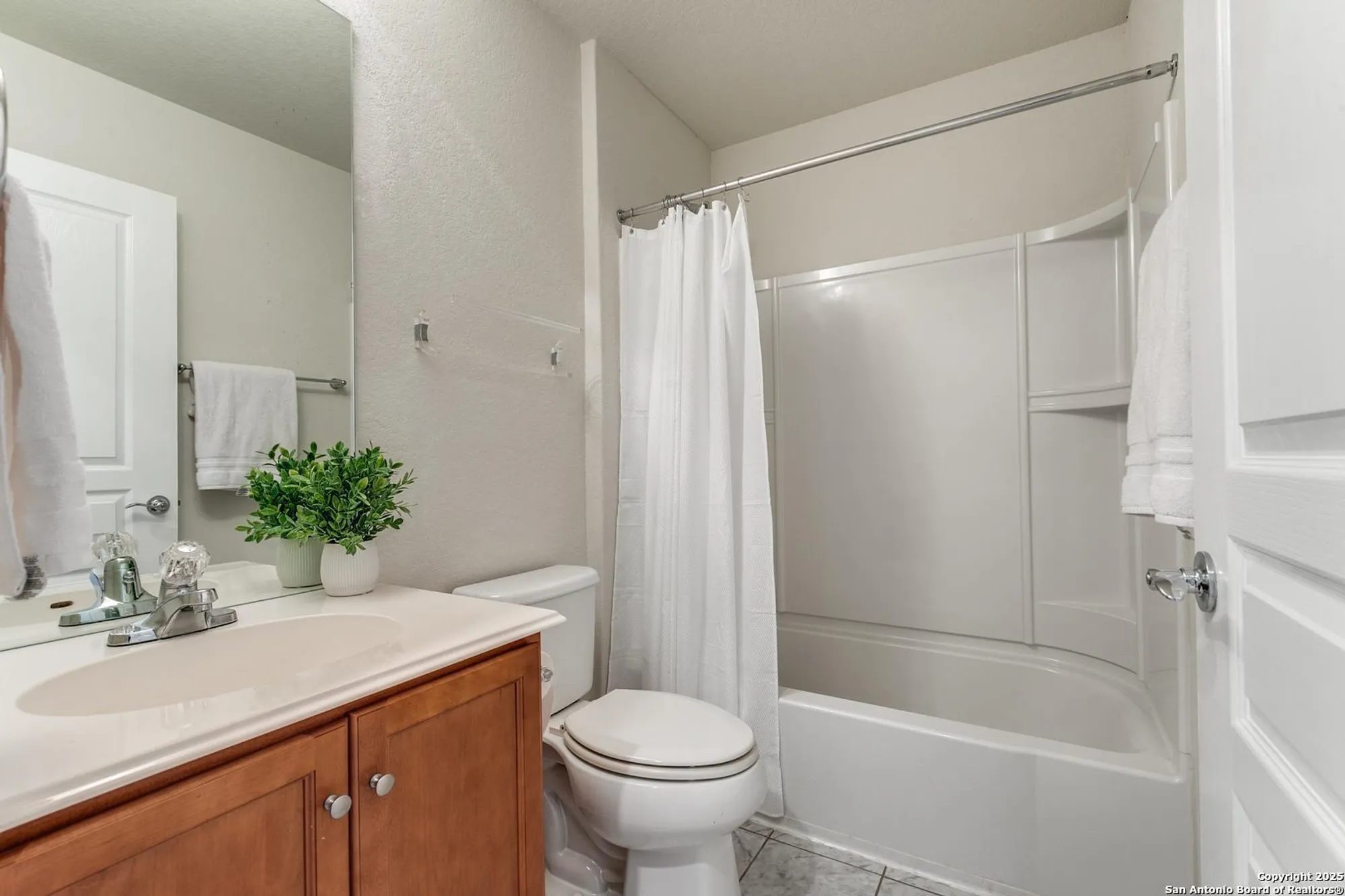 Property Slideshow image 14 of 24 | 12926 cedar fly, San Antonio, TX, 78253