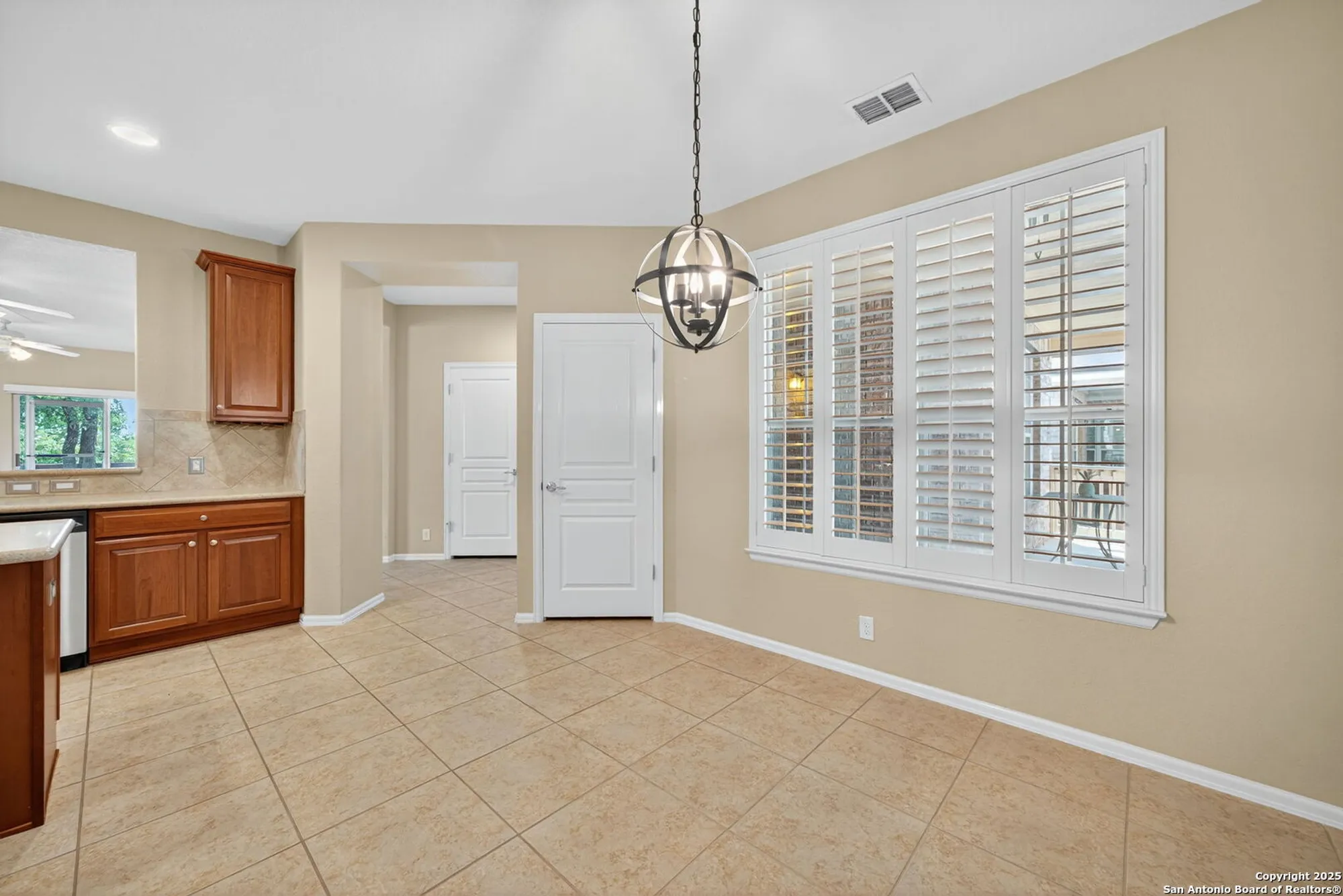 Property Slideshow image 10 of 27 | 4522 jarrell, San Antonio, TX, 78253