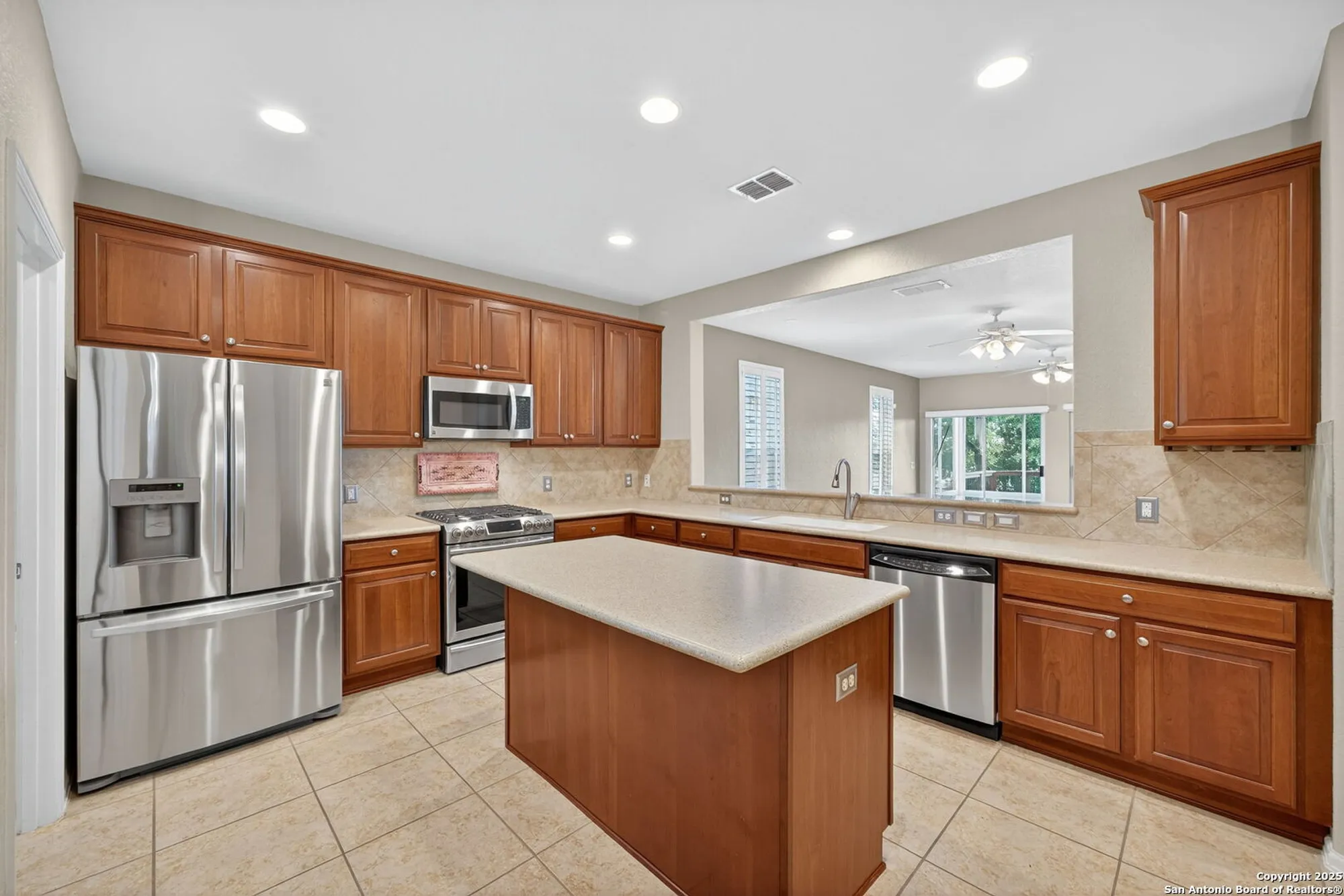 Property Slideshow image 11 of 27 | 4522 jarrell, San Antonio, TX, 78253