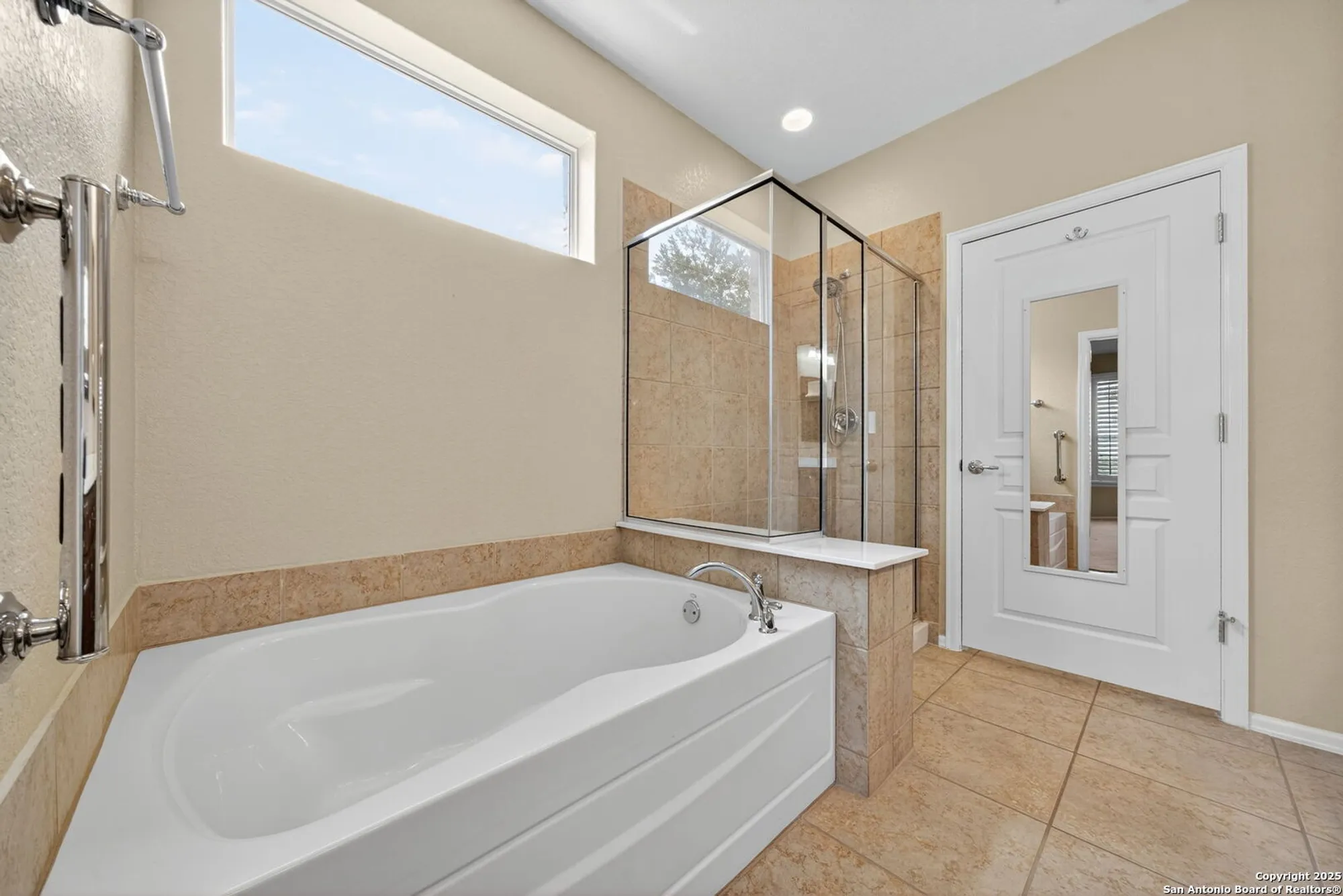 Property Slideshow image 19 of 27 | 4522 jarrell, San Antonio, TX, 78253