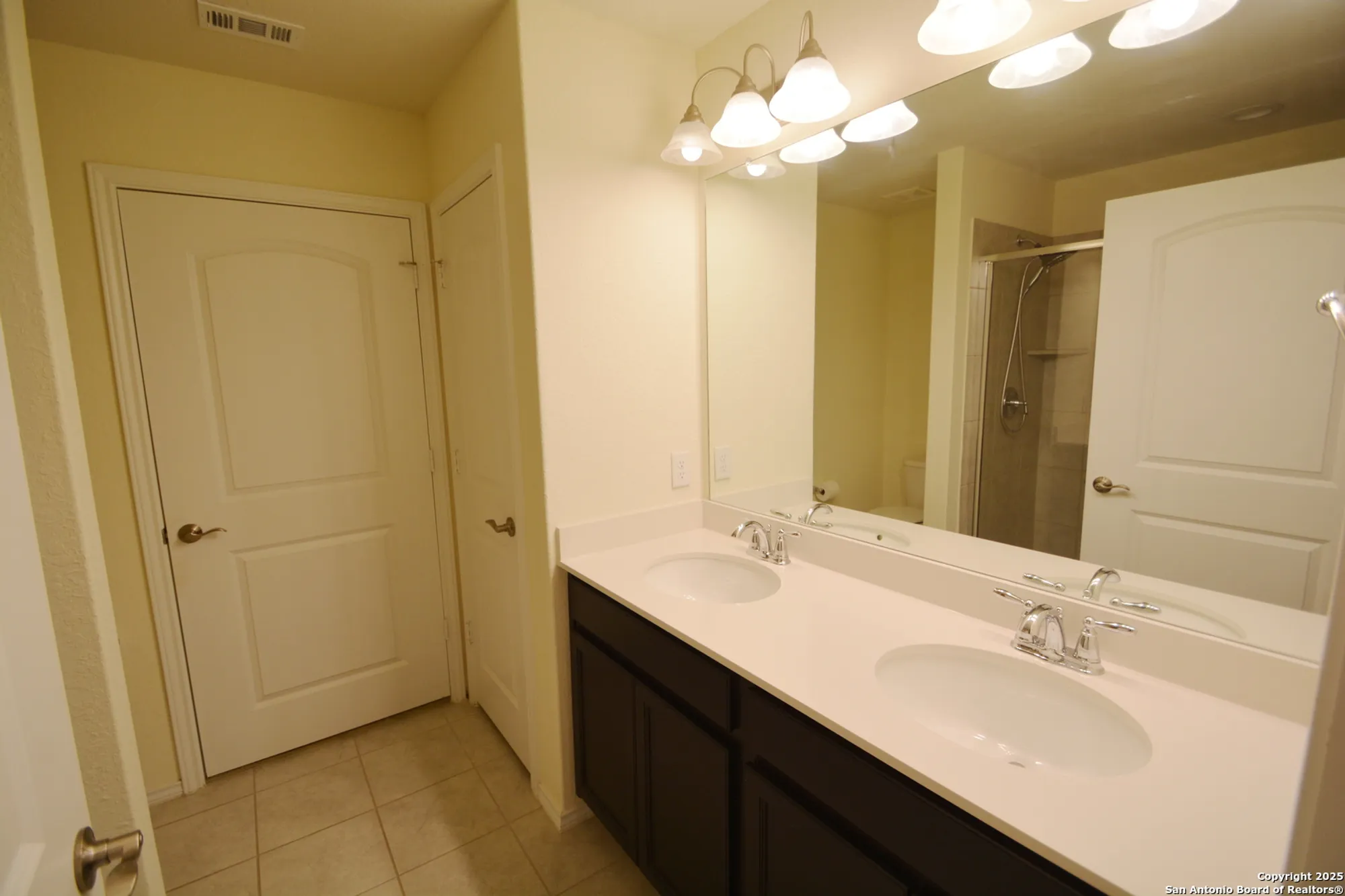 Property Slideshow image 13 of 19 | 3918 zion crk, San Antonio, TX, 78253