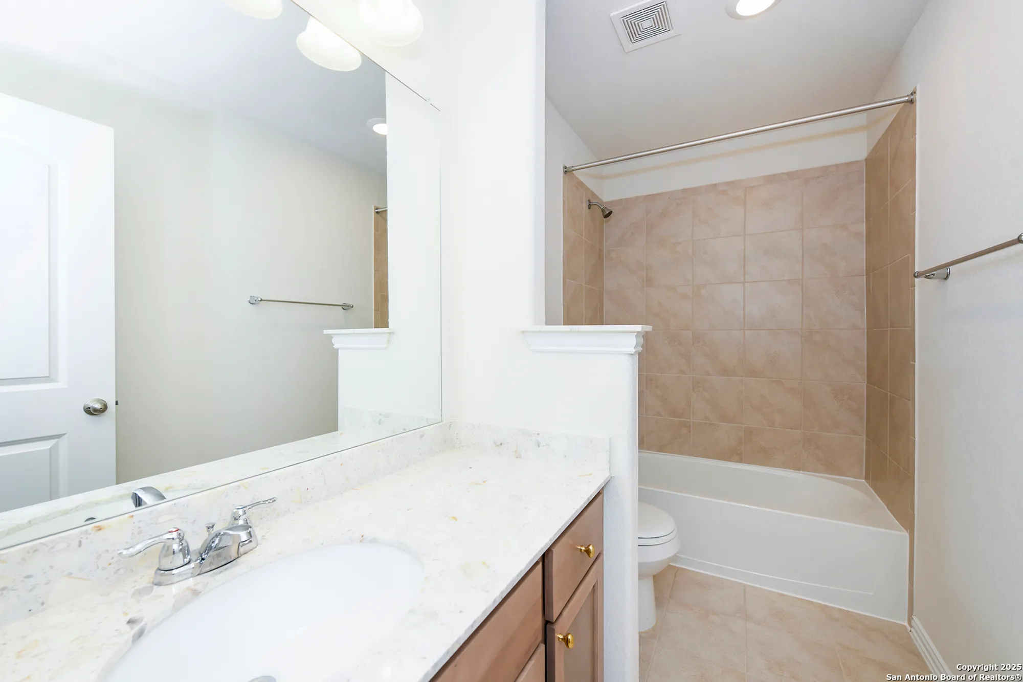 Property Slideshow image 35 of 46 | 2069 flametree ave, New Braunfels, TX, 78132