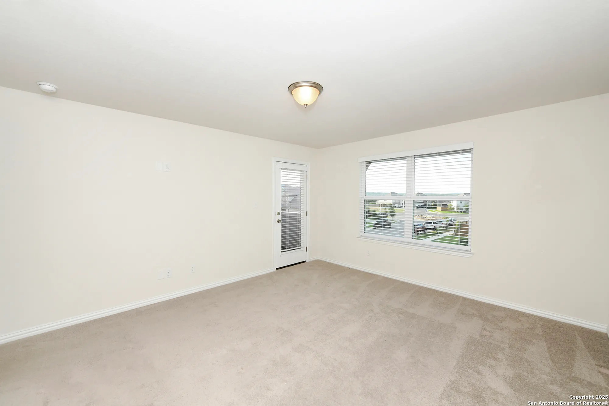 Property Slideshow image 31 of 46 | 2069 flametree ave, New Braunfels, TX, 78132