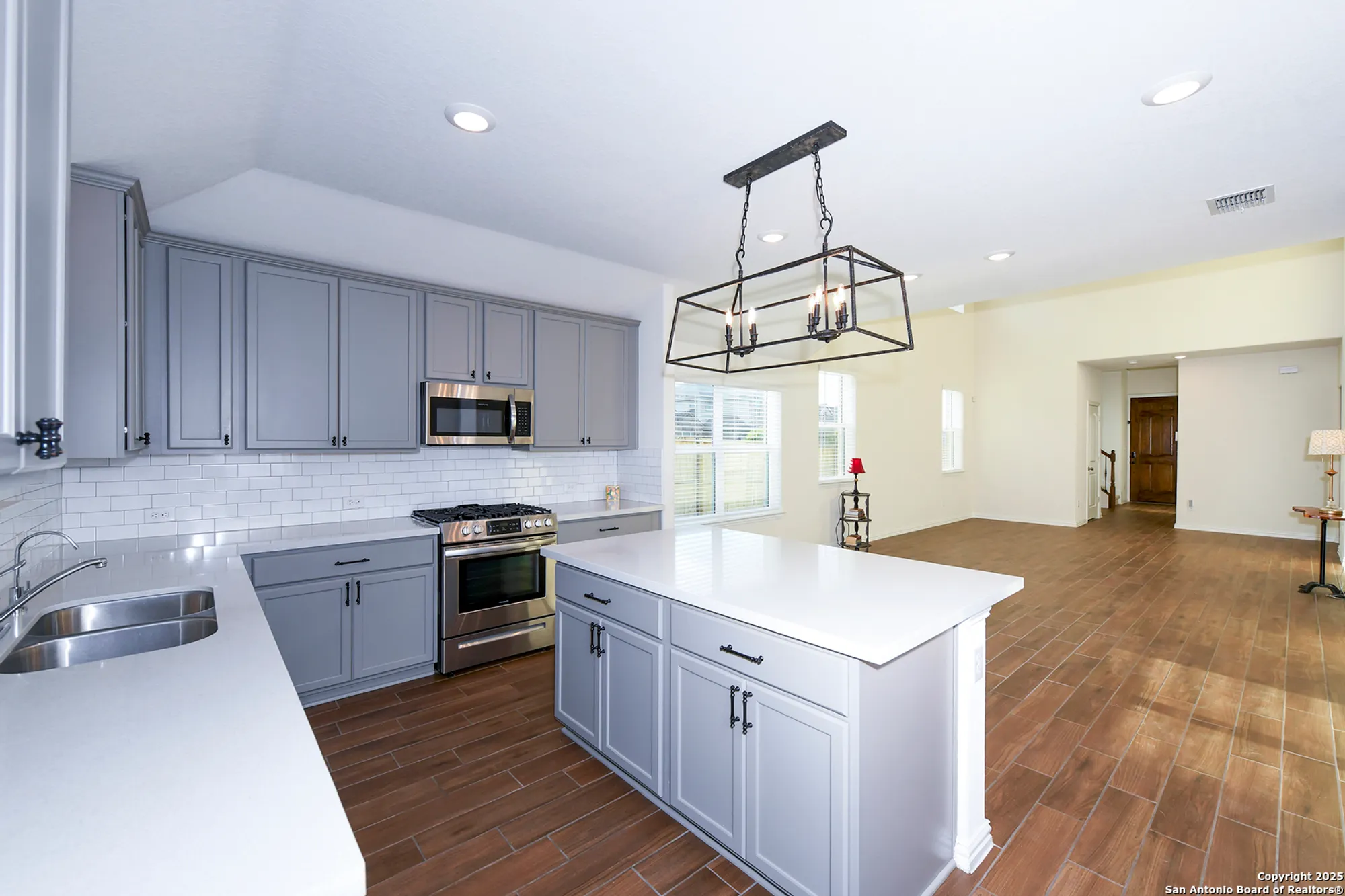 Property Slideshow image 23 of 46 | 2069 flametree ave, New Braunfels, TX, 78132