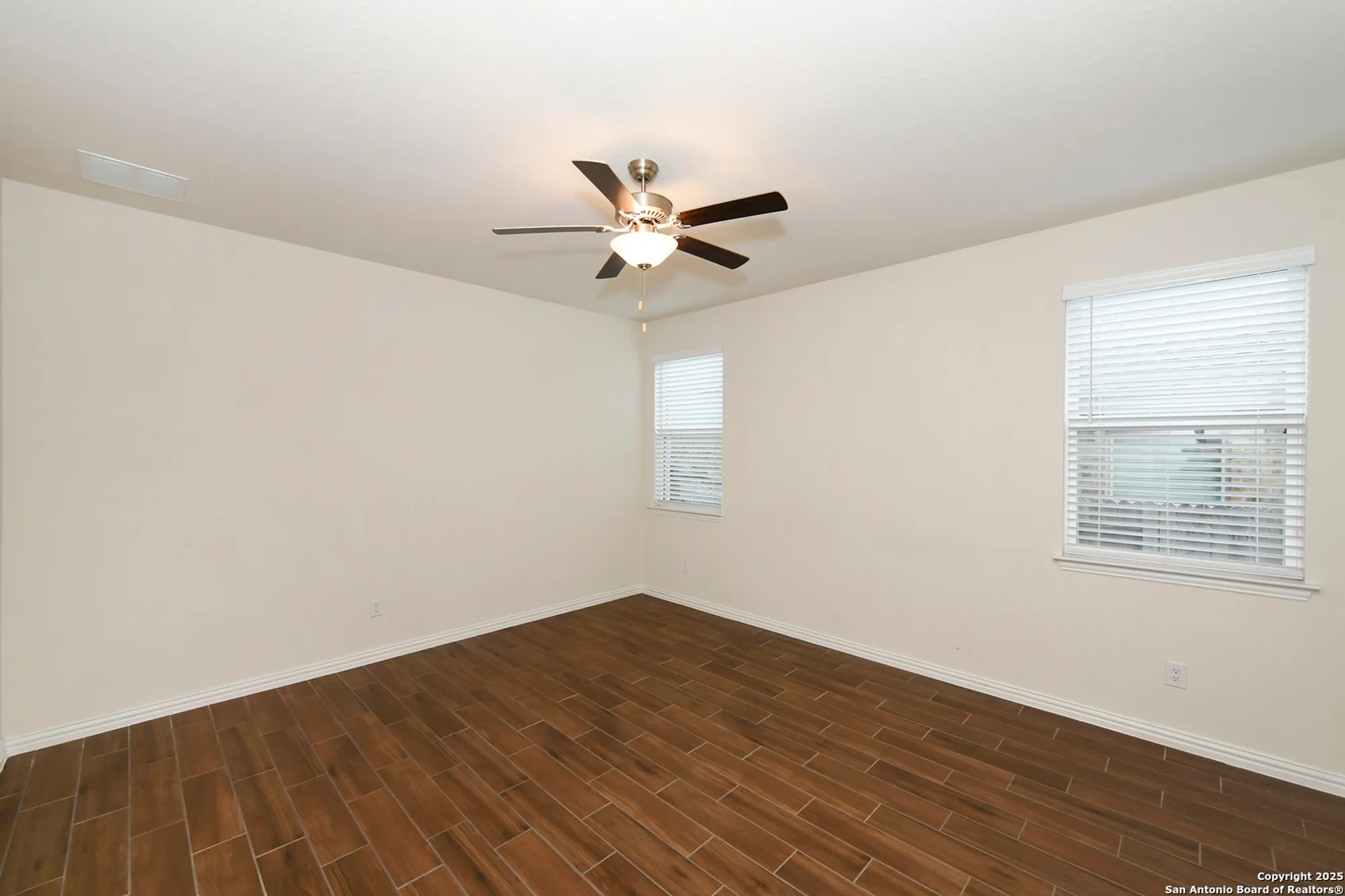 Property Slideshow image 28 of 46 | 2069 flametree ave, New Braunfels, TX, 78132