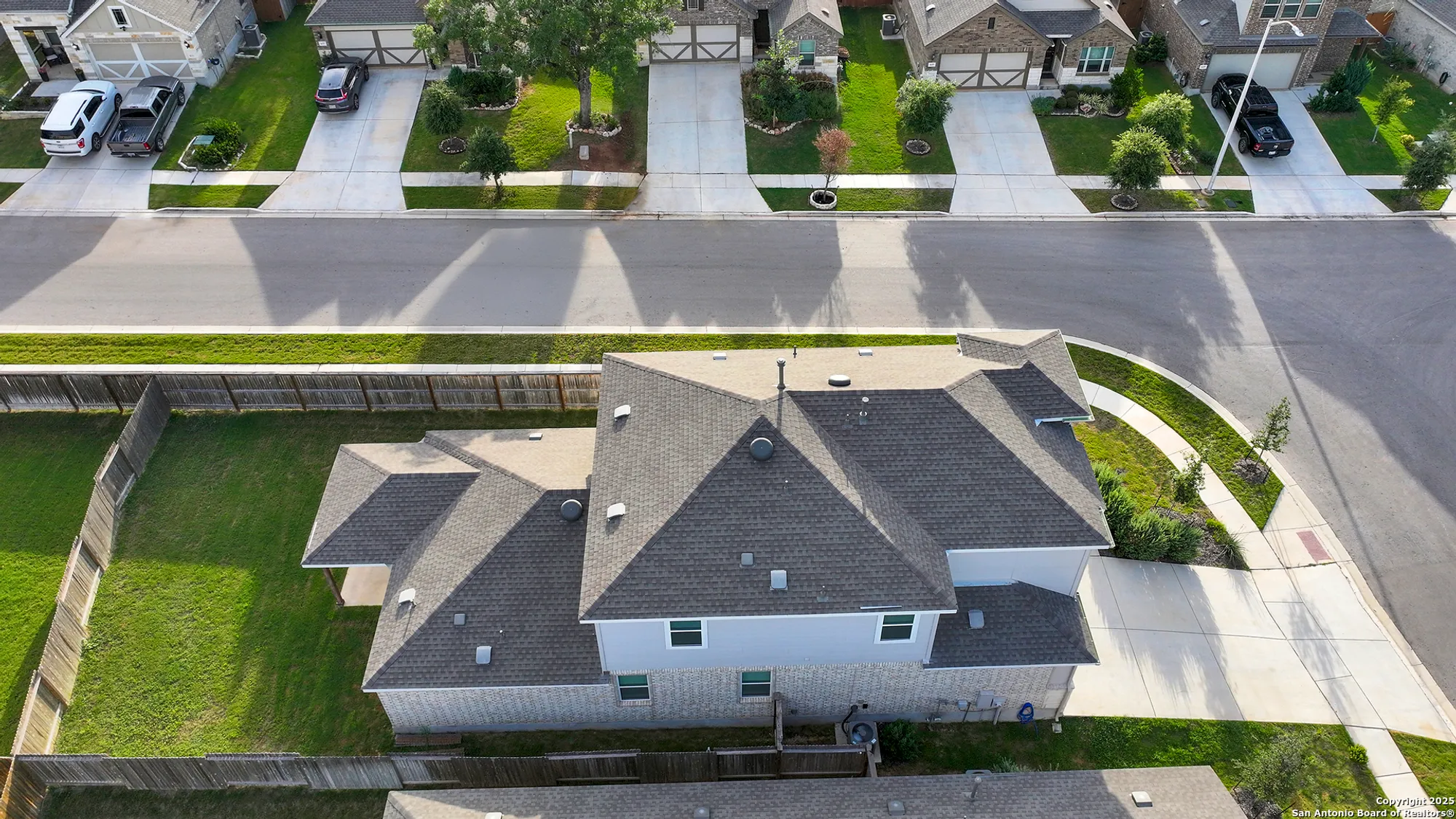 Property Slideshow image 13 of 46 | 2069 flametree ave, New Braunfels, TX, 78132