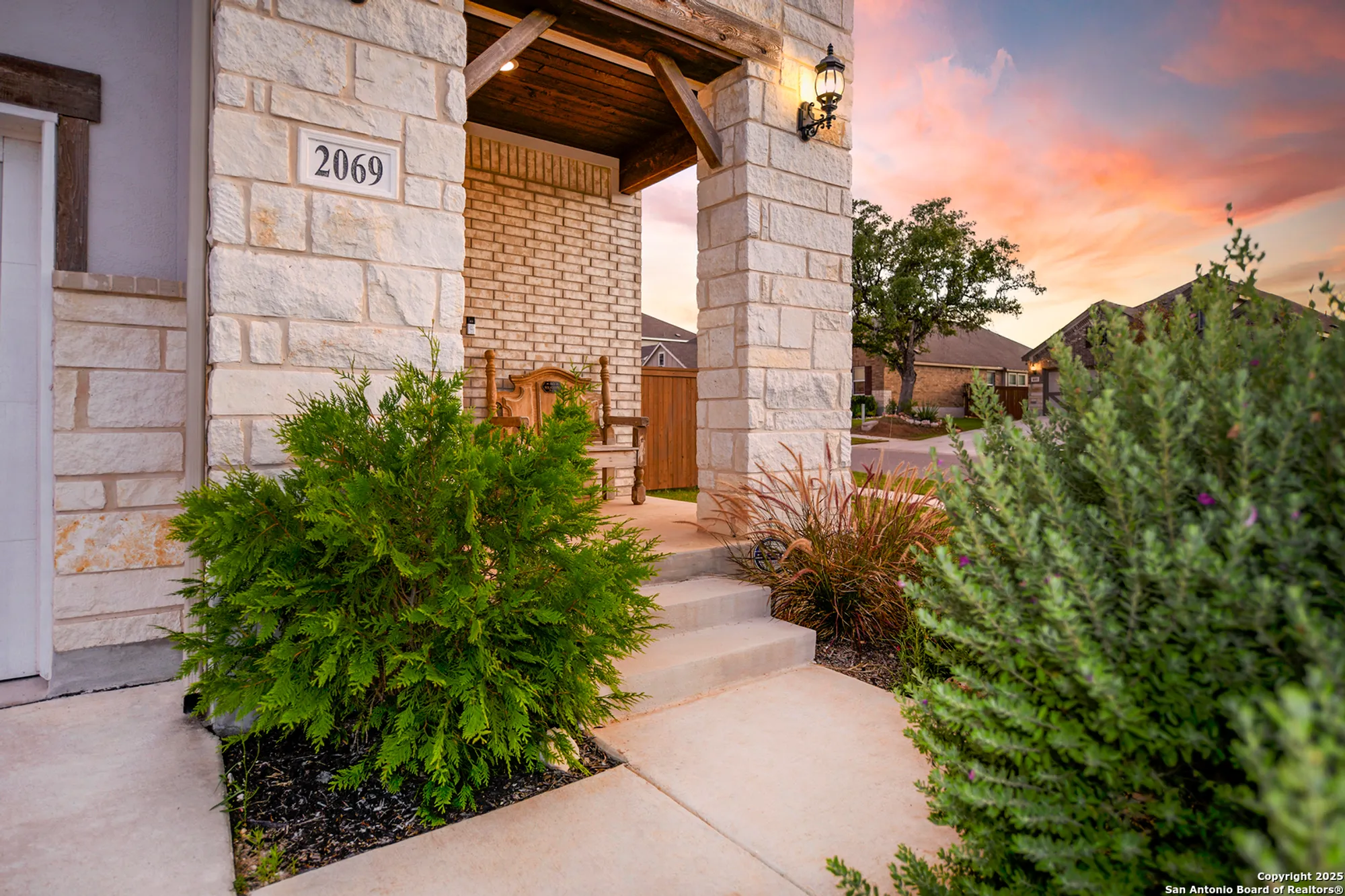 Property Slideshow image 3 of 46 | 2069 flametree ave, New Braunfels, TX, 78132