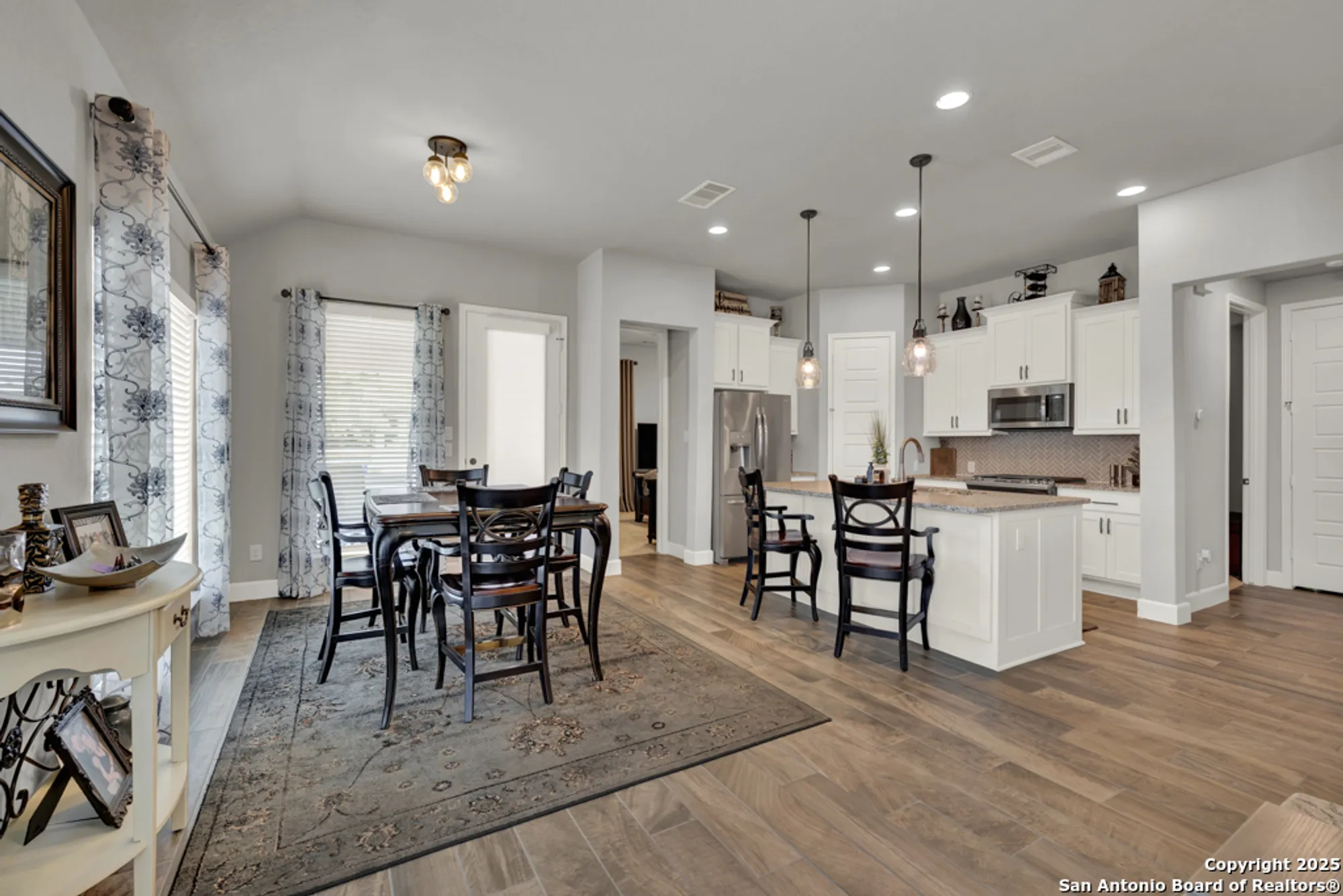 Property Slideshow image 11 of 33 | 432 sweetleaf ln, New Braunfels, TX, 78132