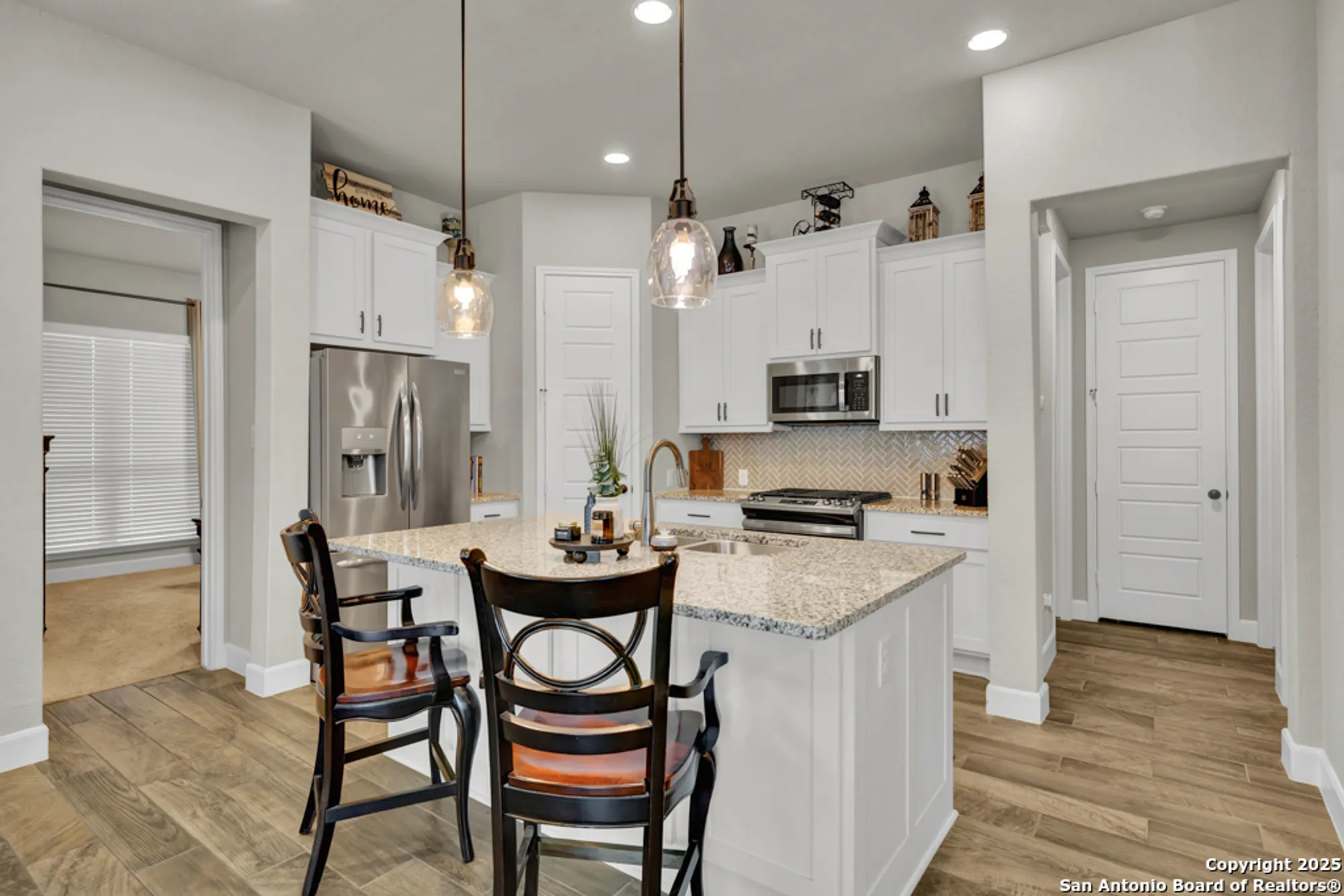 Property Slideshow image 13 of 33 | 432 sweetleaf ln, New Braunfels, TX, 78132