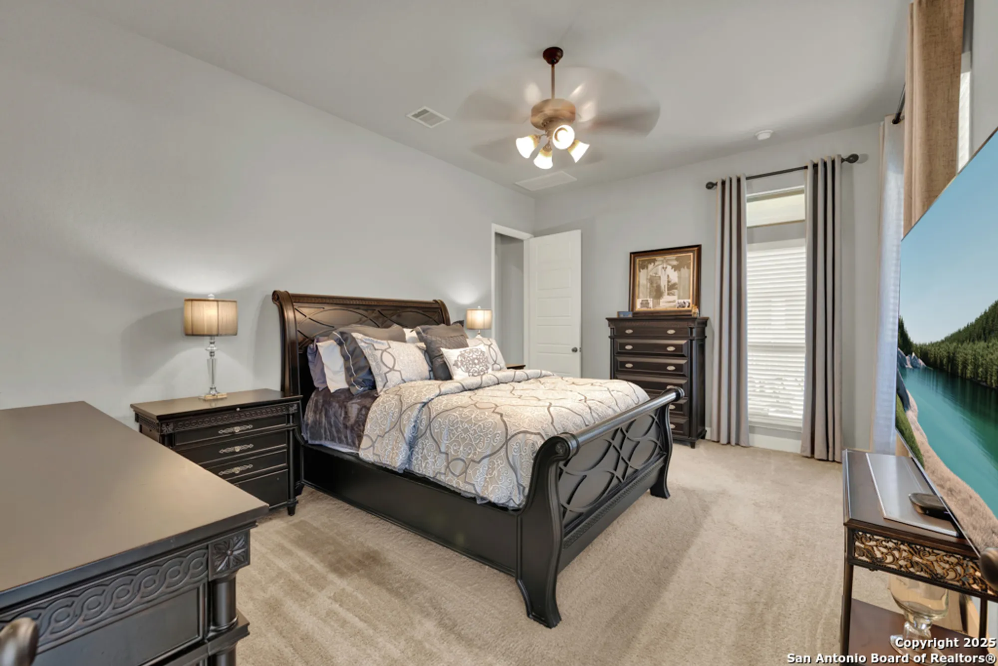 Property Slideshow image 18 of 33 | 432 sweetleaf ln, New Braunfels, TX, 78132