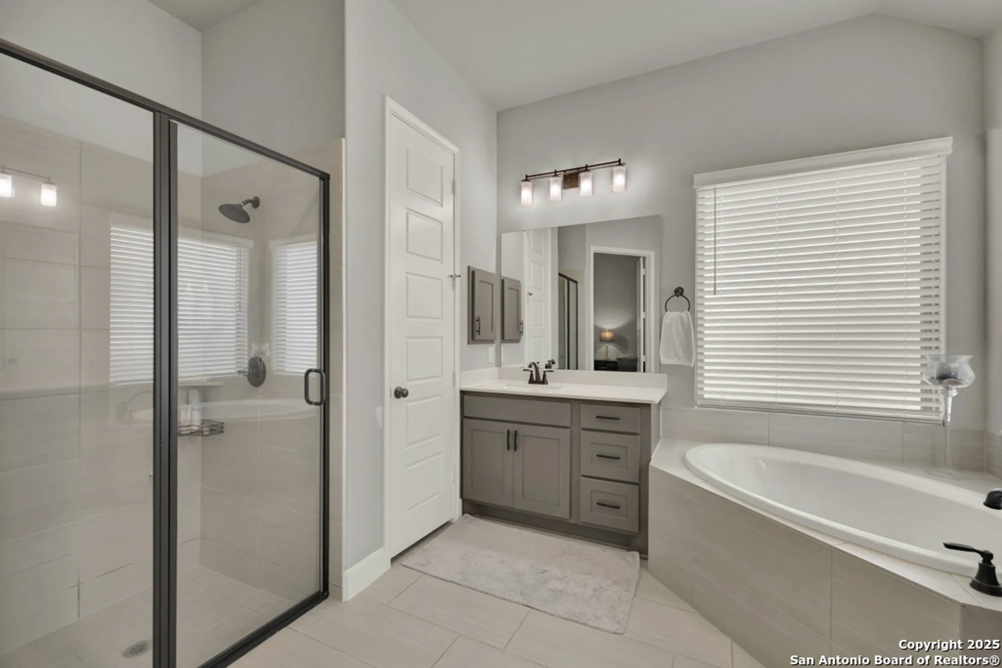 Property Slideshow image 20 of 33 | 432 sweetleaf ln, New Braunfels, TX, 78132