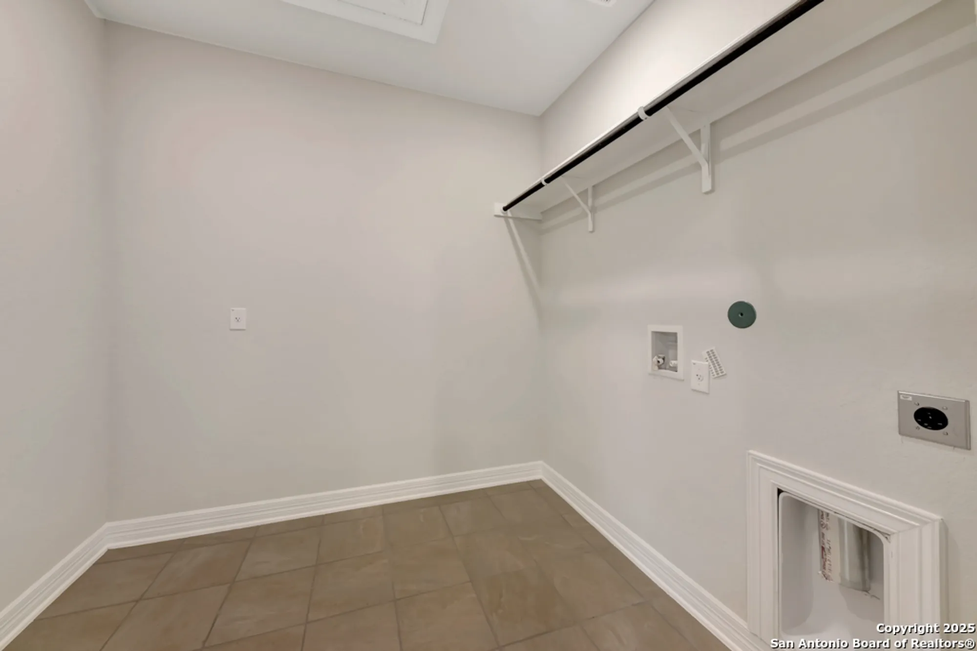 Property Slideshow image 13 of 24 | 1847 worsham pass, San Antonio, TX, 78260