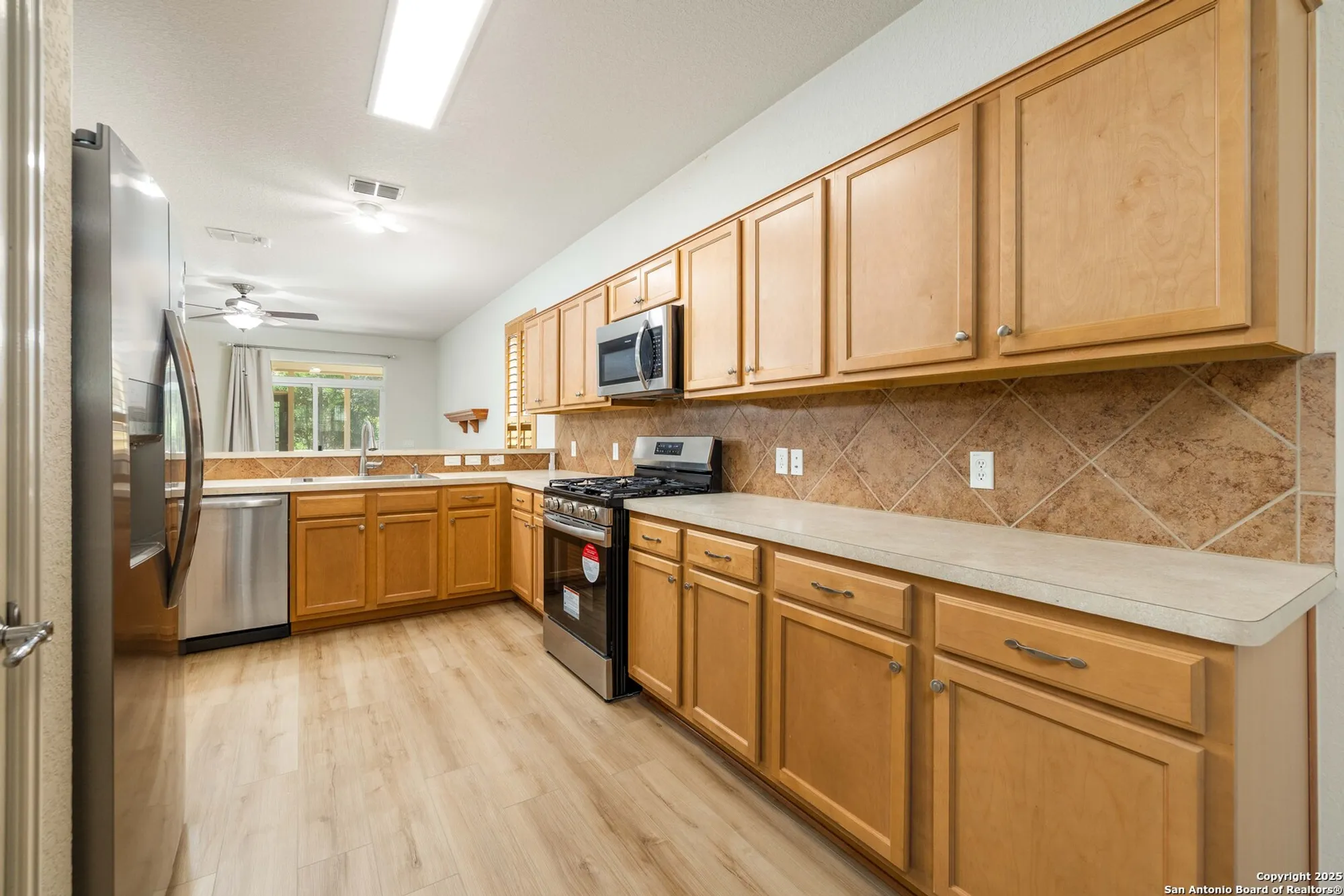 Property Slideshow image 6 of 21 | 12755 cascade hls, San Antonio, TX, 78253