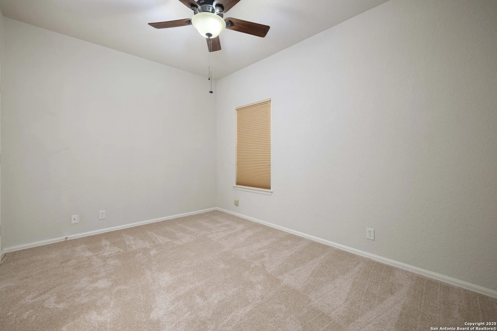 Property Slideshow image 14 of 21 | 12755 cascade hls, San Antonio, TX, 78253