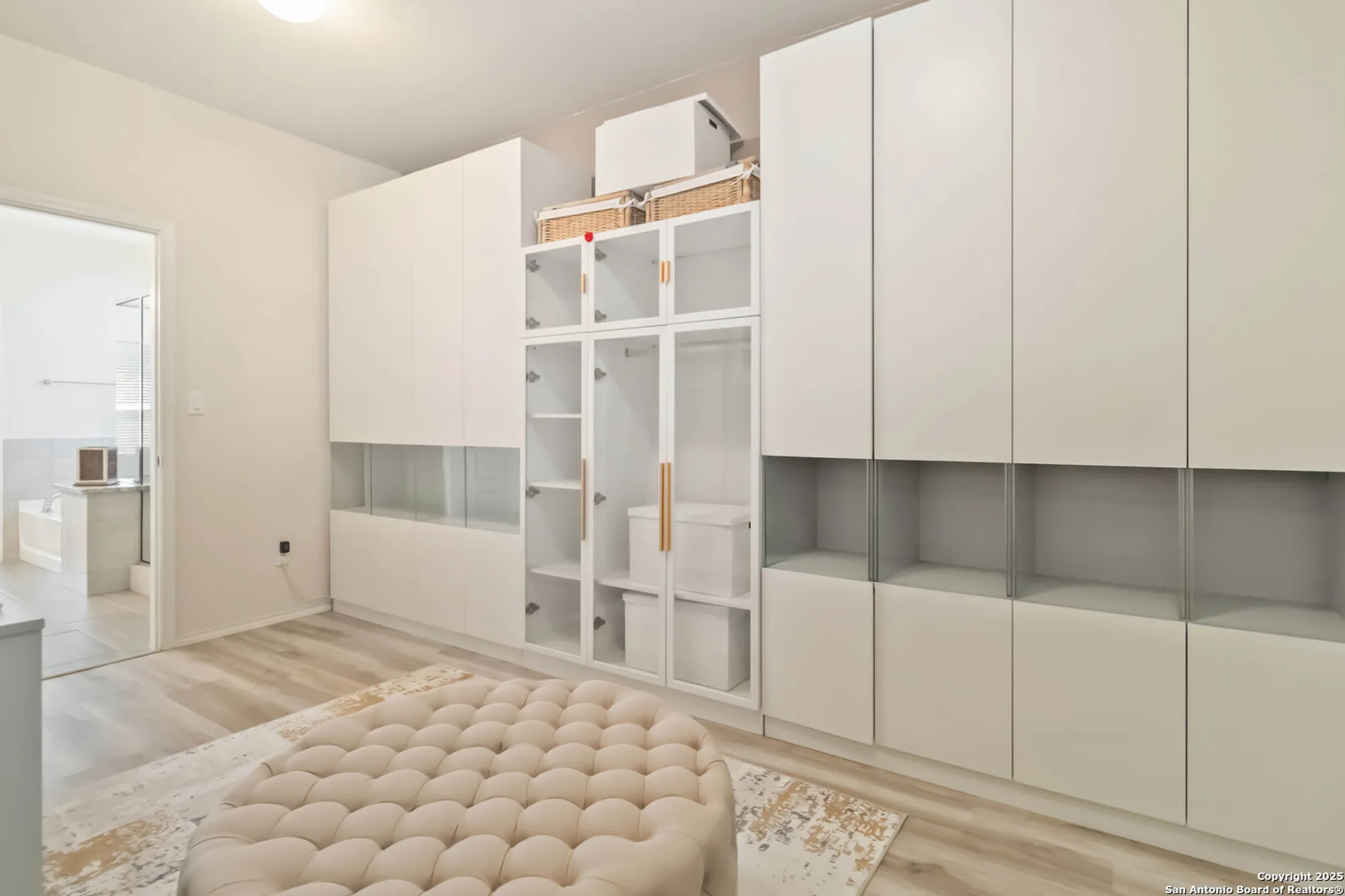 Property Slideshow image 21 of 25 | 2275 oak run pkwy, New Braunfels, TX, 78132