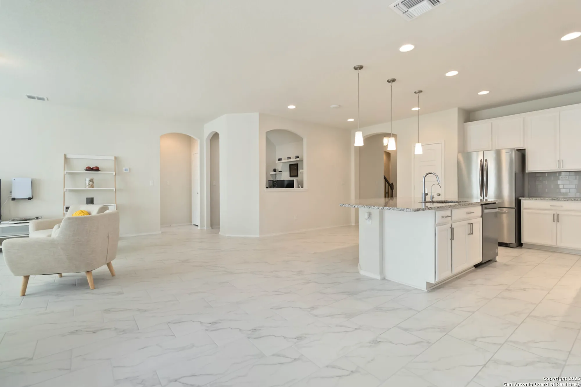 Property Slideshow image 4 of 25 | 2275 oak run pkwy, New Braunfels, TX, 78132