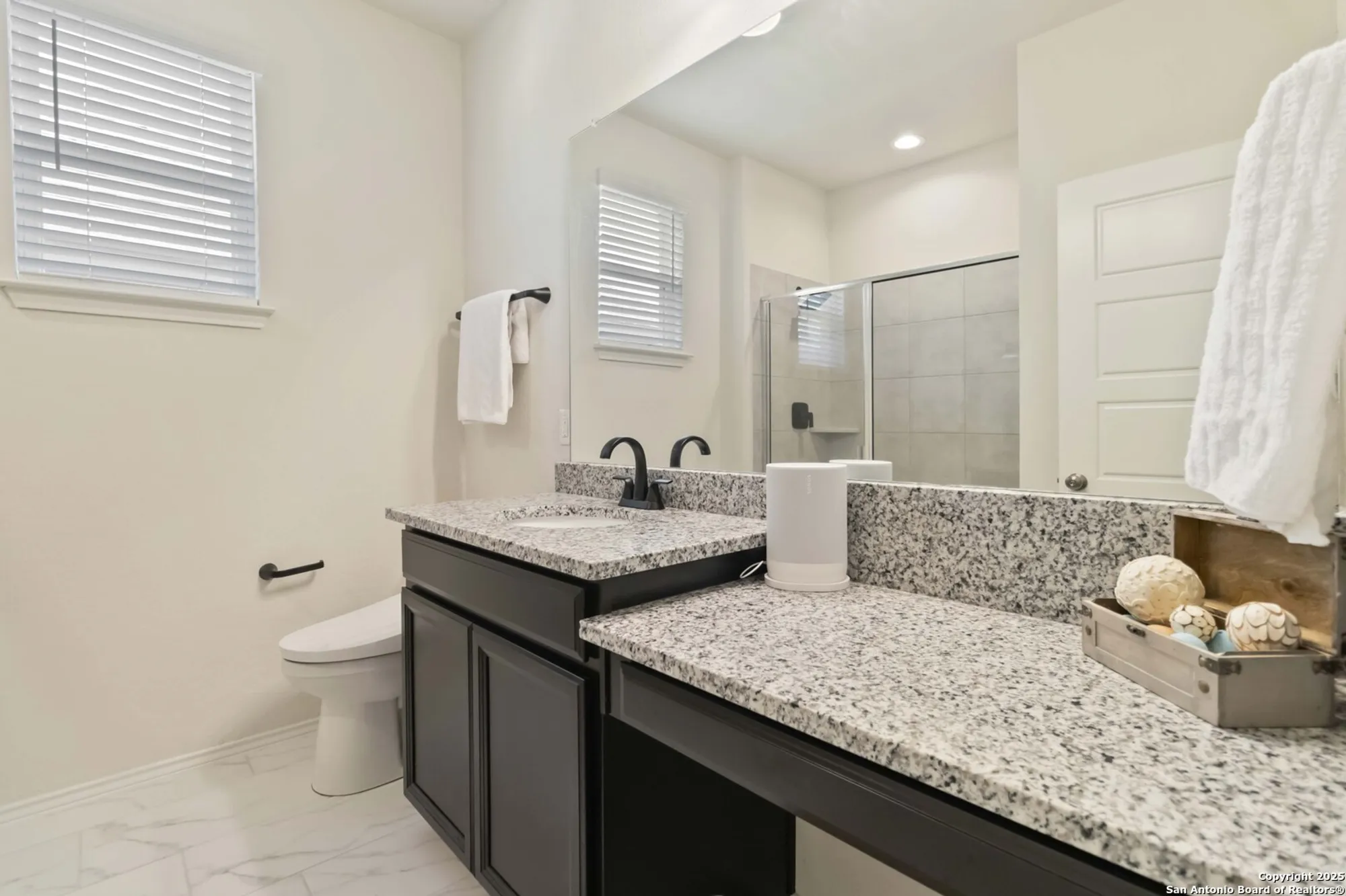 Property Slideshow image 8 of 25 | 2275 oak run pkwy, New Braunfels, TX, 78132