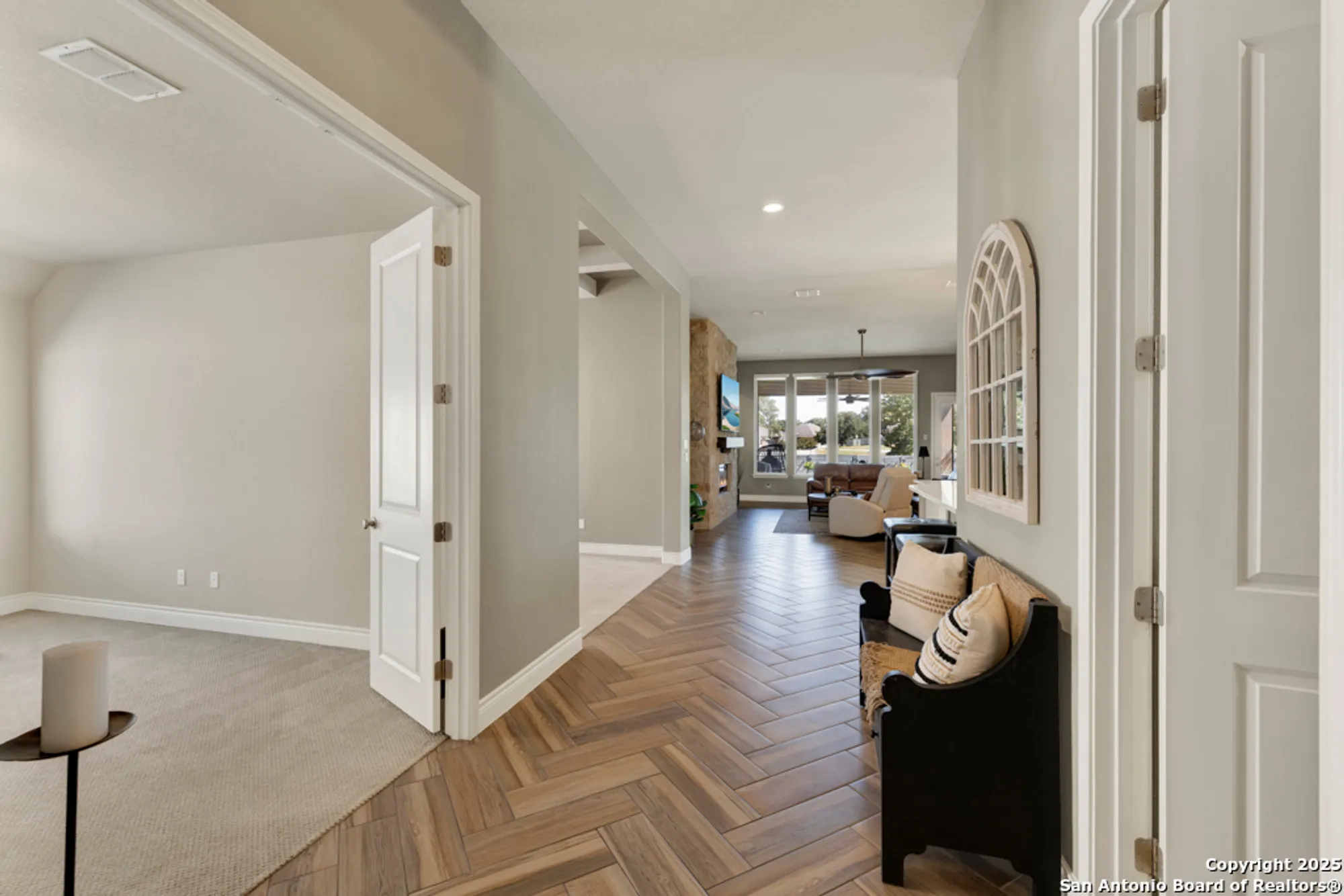 Property Slideshow image 5 of 63 | 1185 nutmeg trl, New Braunfels, TX, 78132