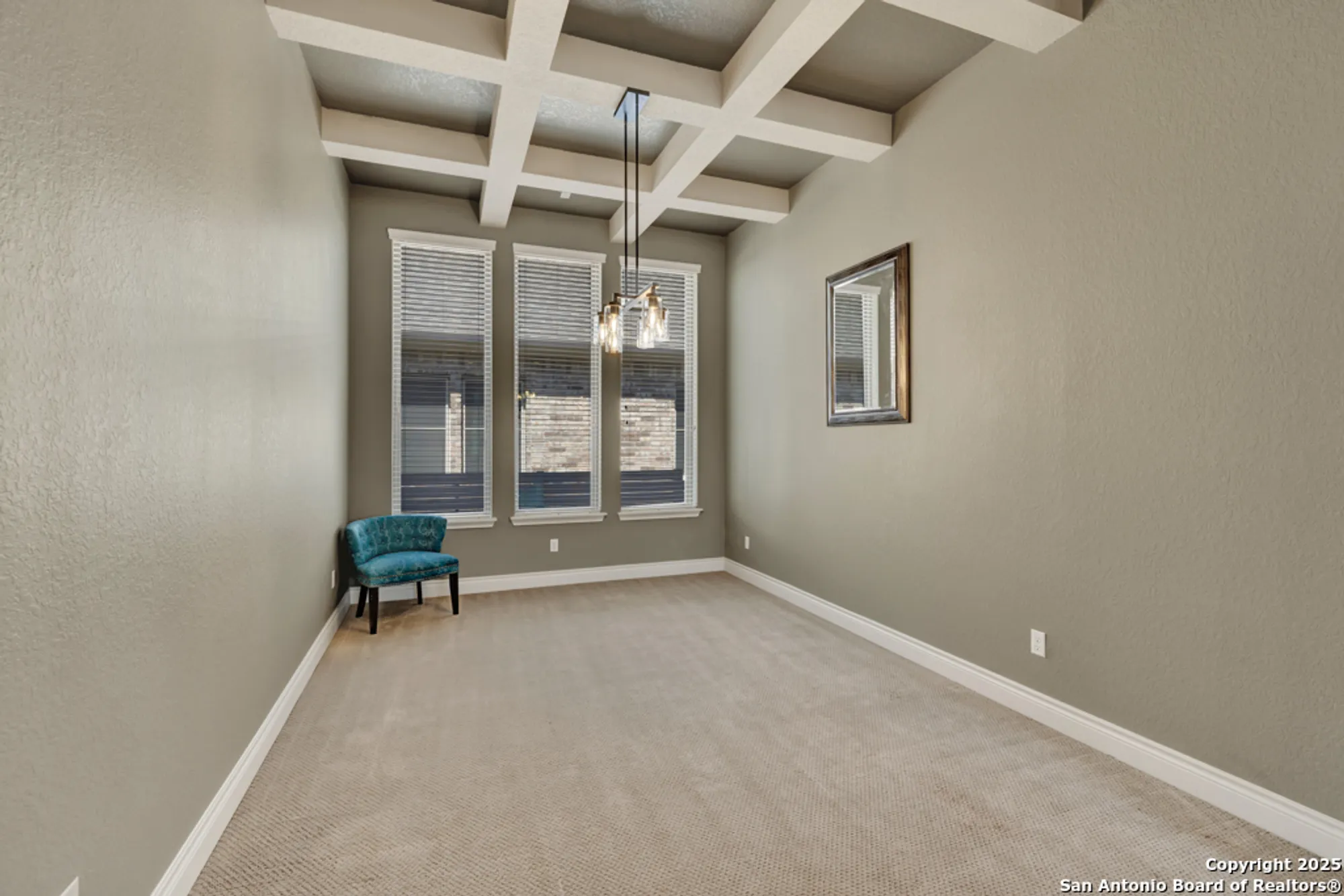 Property Slideshow image 8 of 63 | 1185 nutmeg trl, New Braunfels, TX, 78132