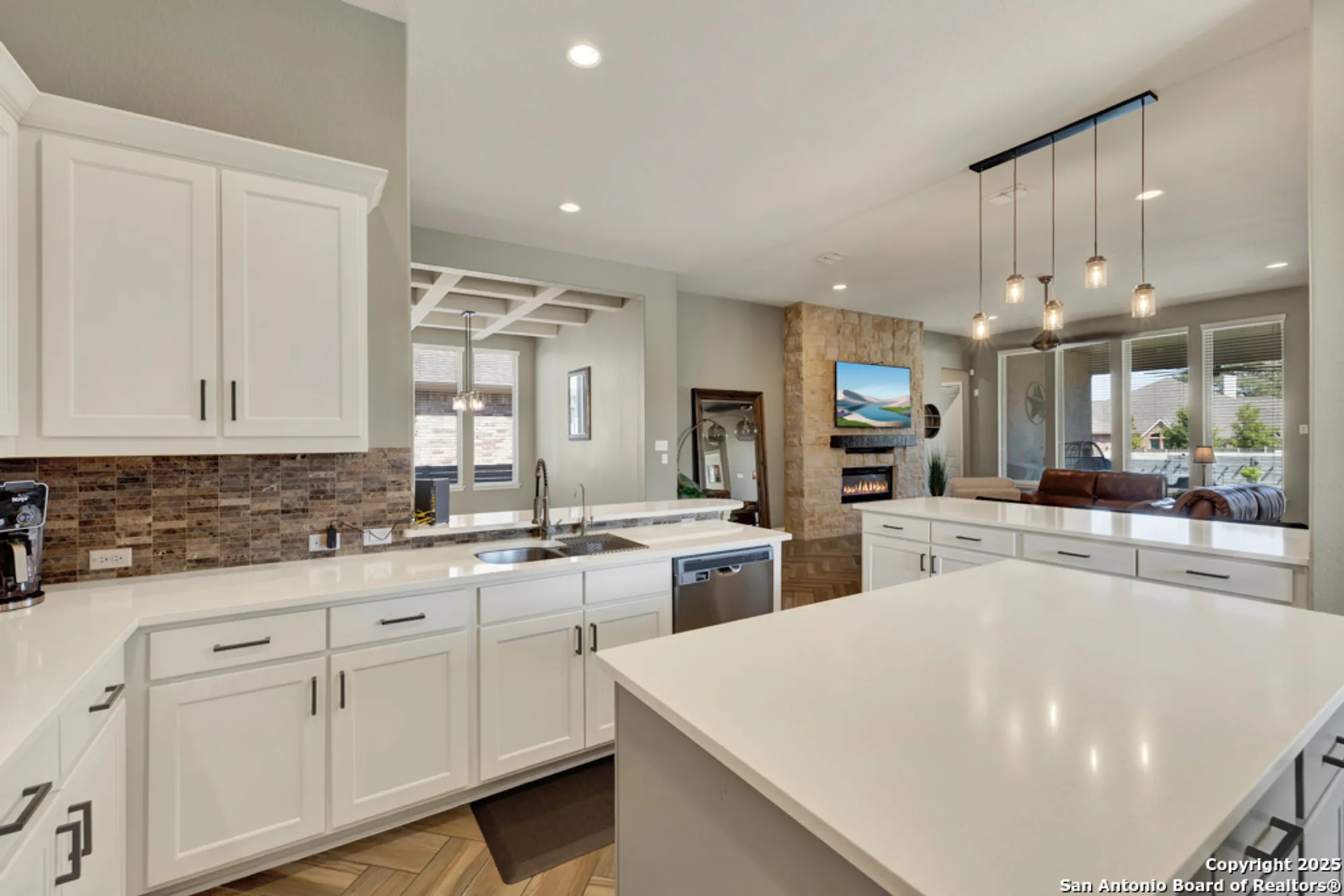 Property Slideshow image 14 of 63 | 1185 nutmeg trl, New Braunfels, TX, 78132
