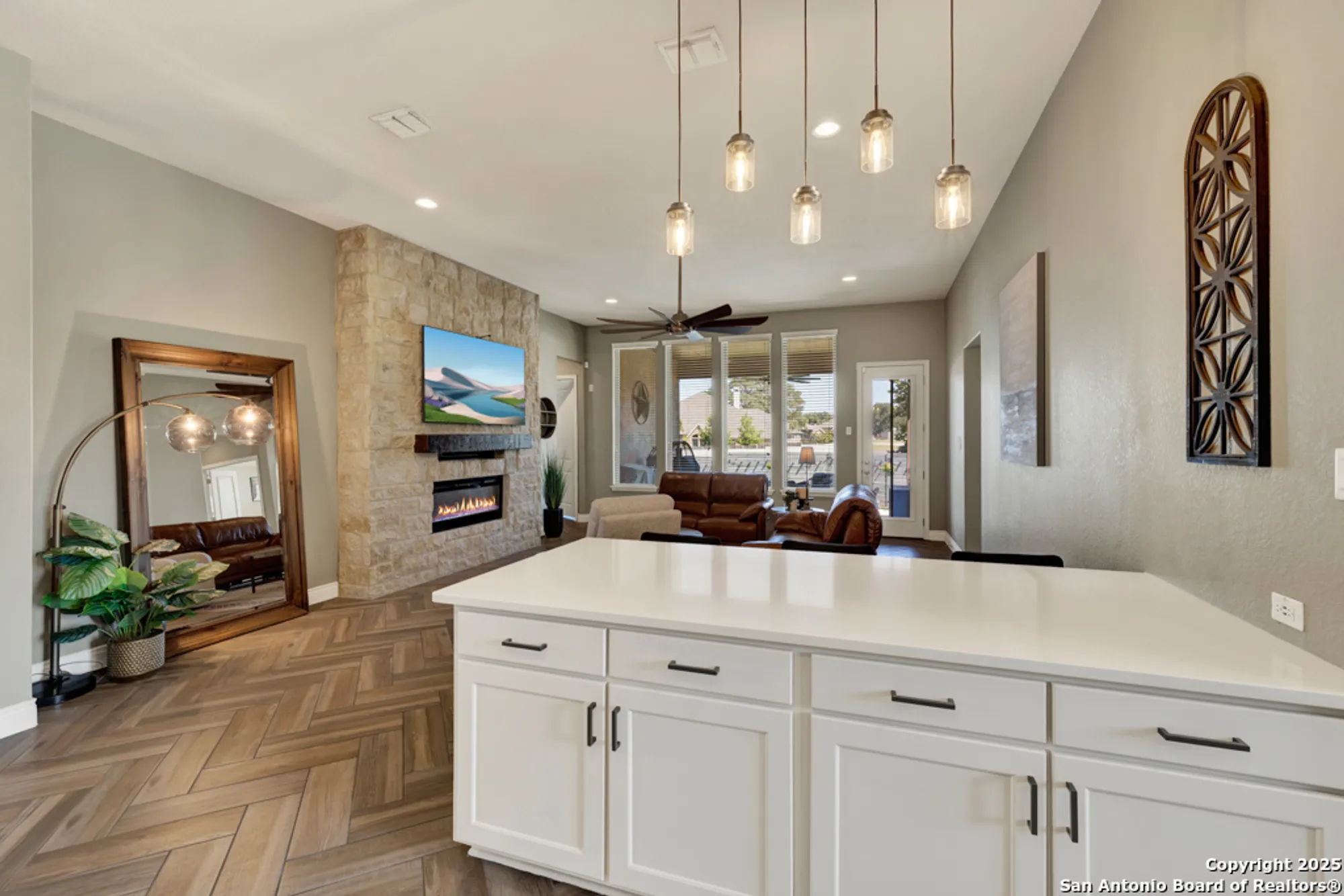 Property Slideshow image 15 of 63 | 1185 nutmeg trl, New Braunfels, TX, 78132