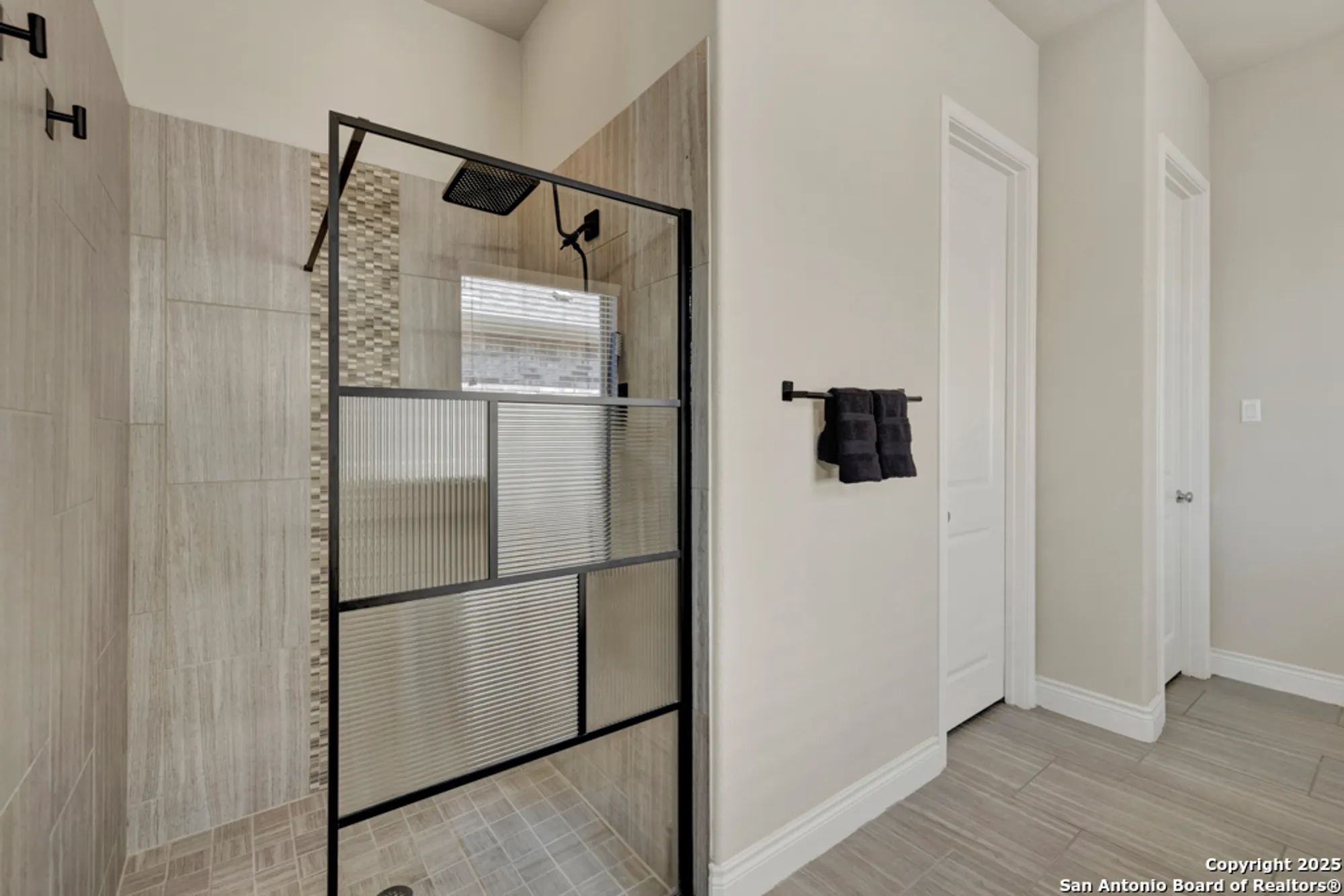 Property Slideshow image 22 of 63 | 1185 nutmeg trl, New Braunfels, TX, 78132