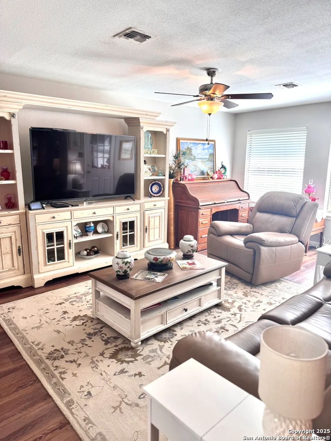 Property Slideshow image 10 of 47 | 3804 pheasant, Schertz, TX, 78108