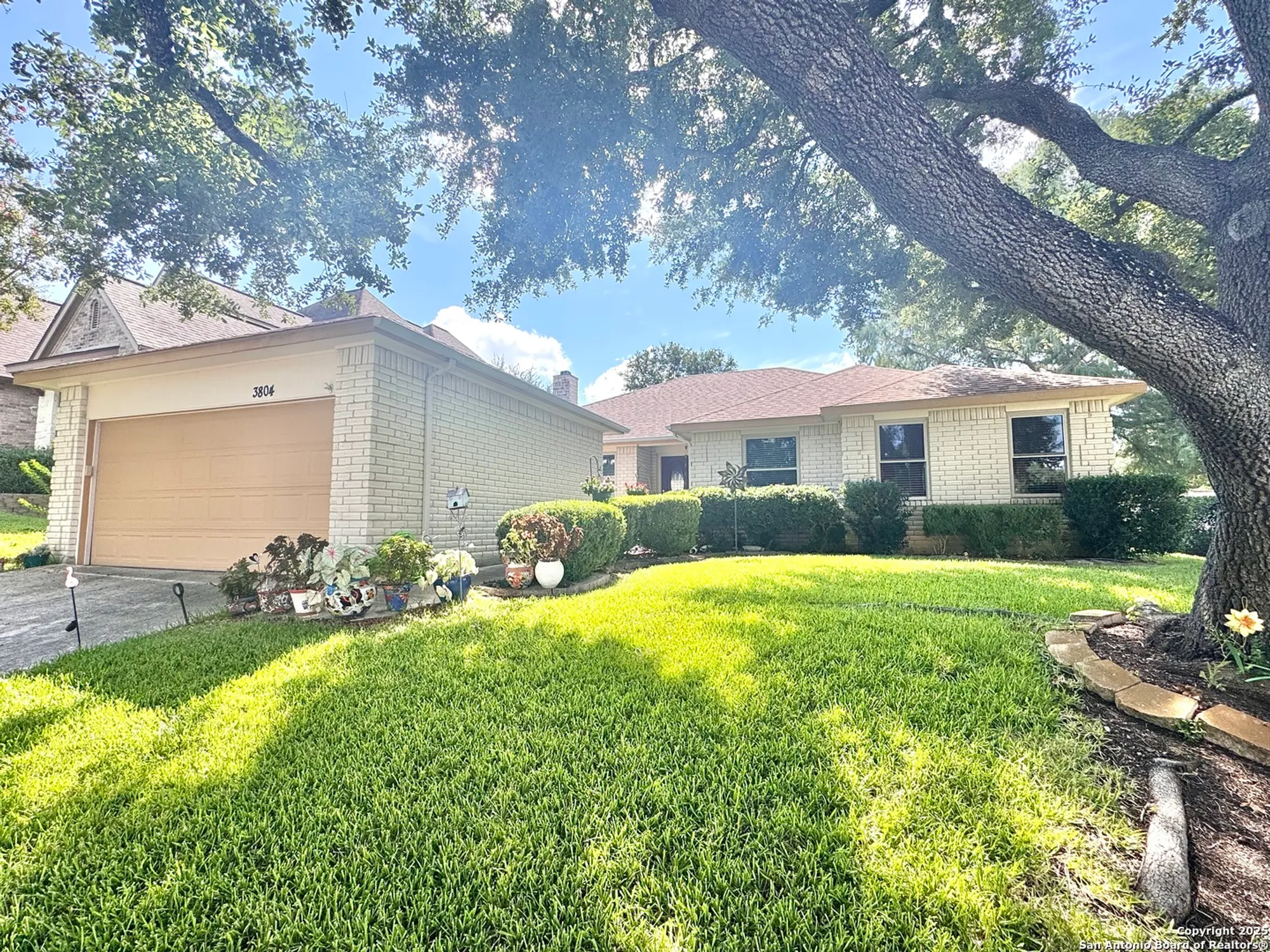 Property Slideshow image 2 of 47 | 3804 pheasant, Schertz, TX, 78108