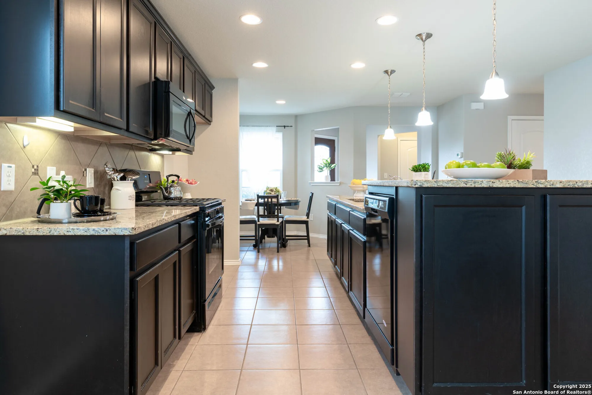 Property Slideshow image 13 of 37 | 13009 cache crk, San Antonio, TX, 78253