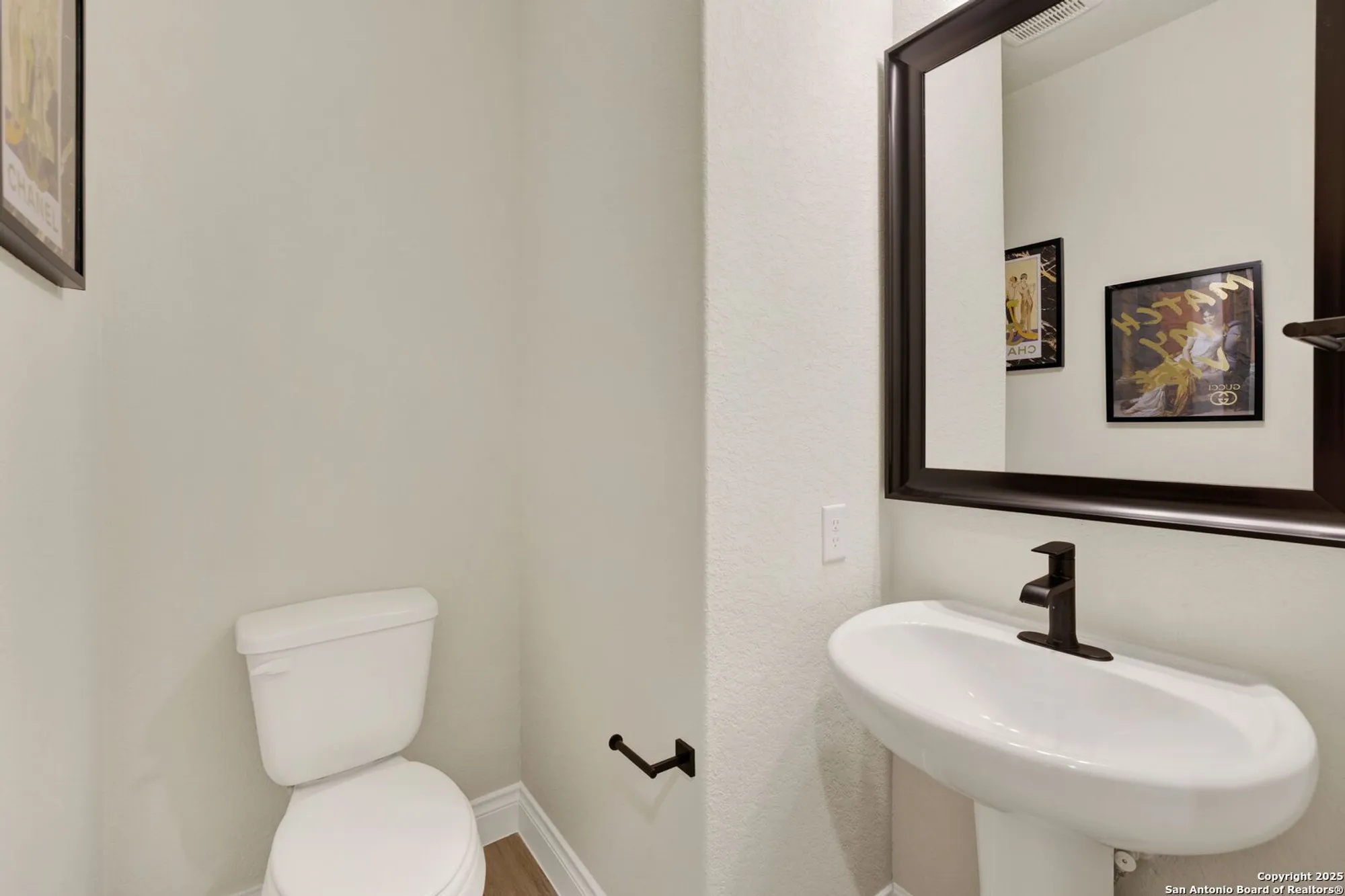 Property Slideshow image 21 of 41 | 2223 bluewood st, New Braunfels, TX, 78132