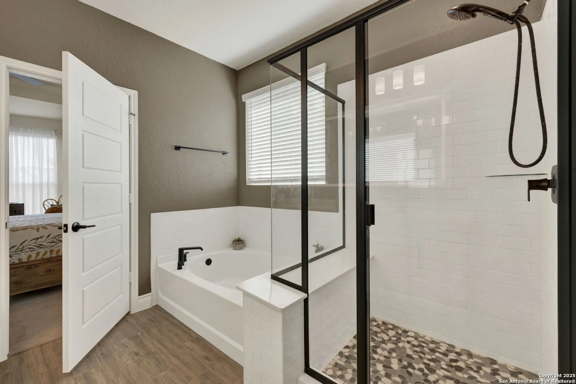 Property Slideshow image 25 of 41 | 2223 bluewood st, New Braunfels, TX, 78132