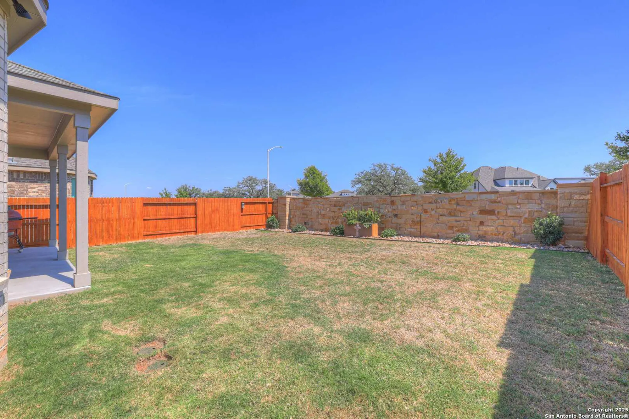 Property Slideshow image 38 of 41 | 2223 bluewood st, New Braunfels, TX, 78132