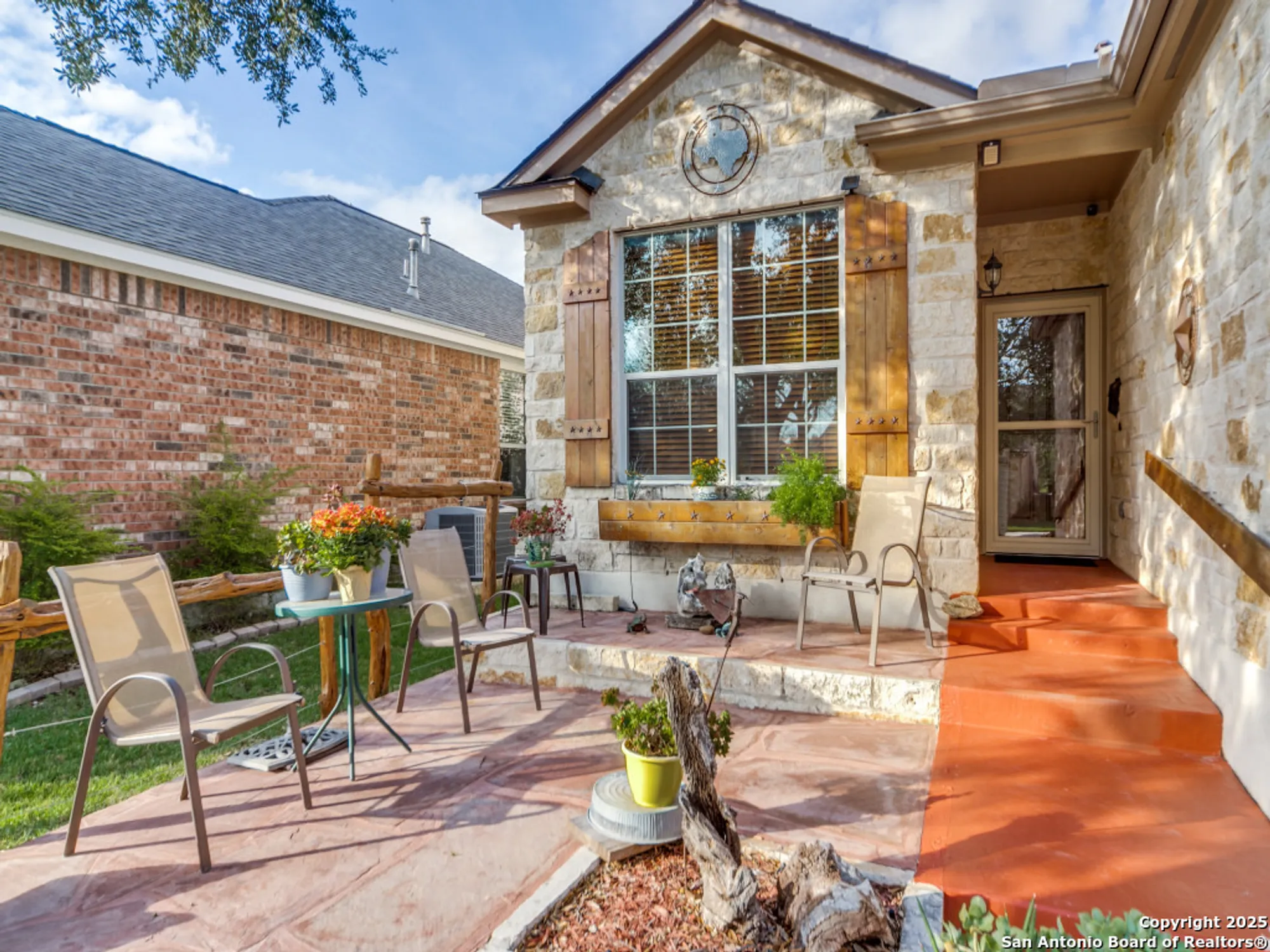 Property Slideshow image 4 of 27 | 12722 cascade hls, San Antonio, TX, 78253
