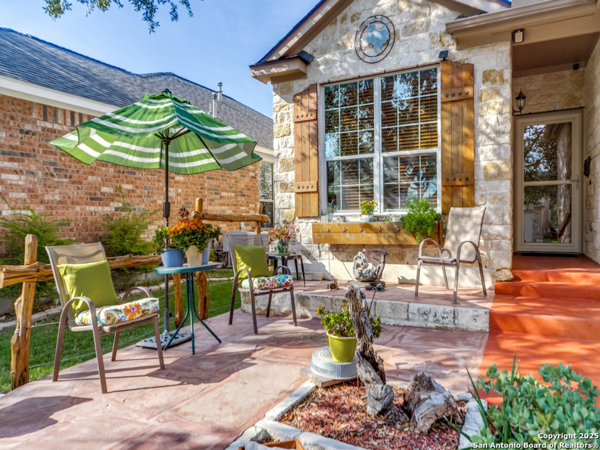 Property Slideshow image 5 of 27 | 12722 cascade hls, San Antonio, TX, 78253