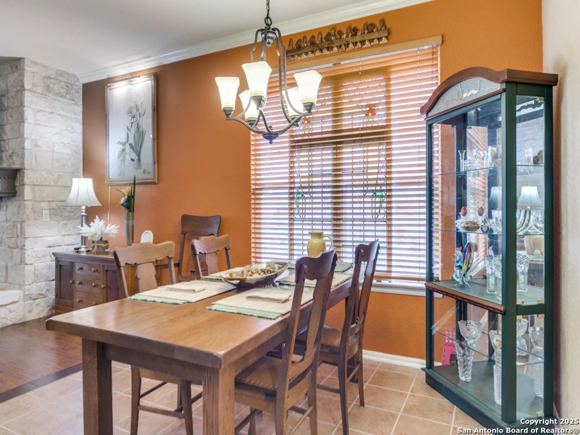 Property Slideshow image 14 of 27 | 12722 cascade hls, San Antonio, TX, 78253