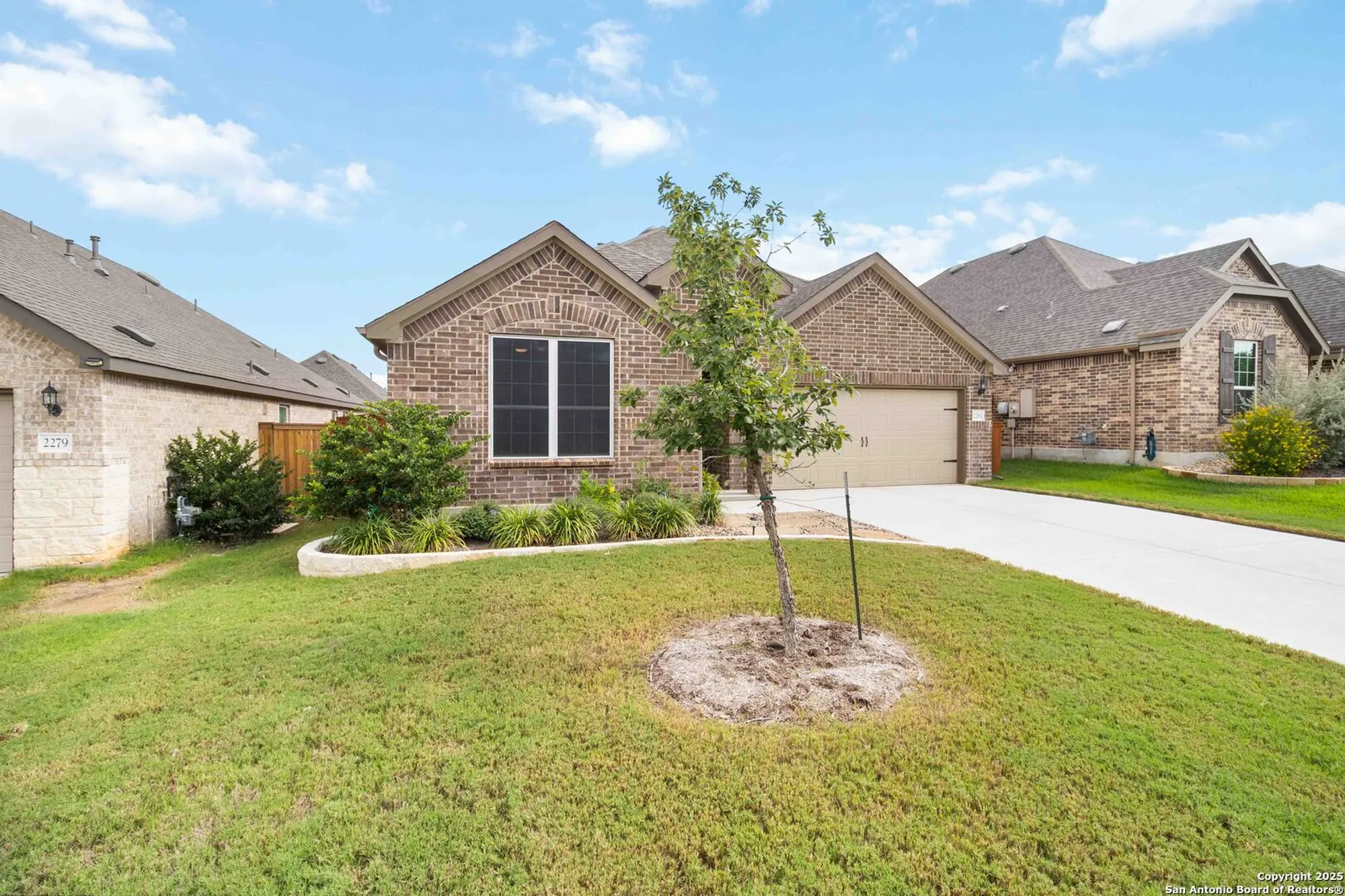 Property Slideshow image 2 of 30 | 2283 gran cielo trl, New Braunfels, TX, 78132