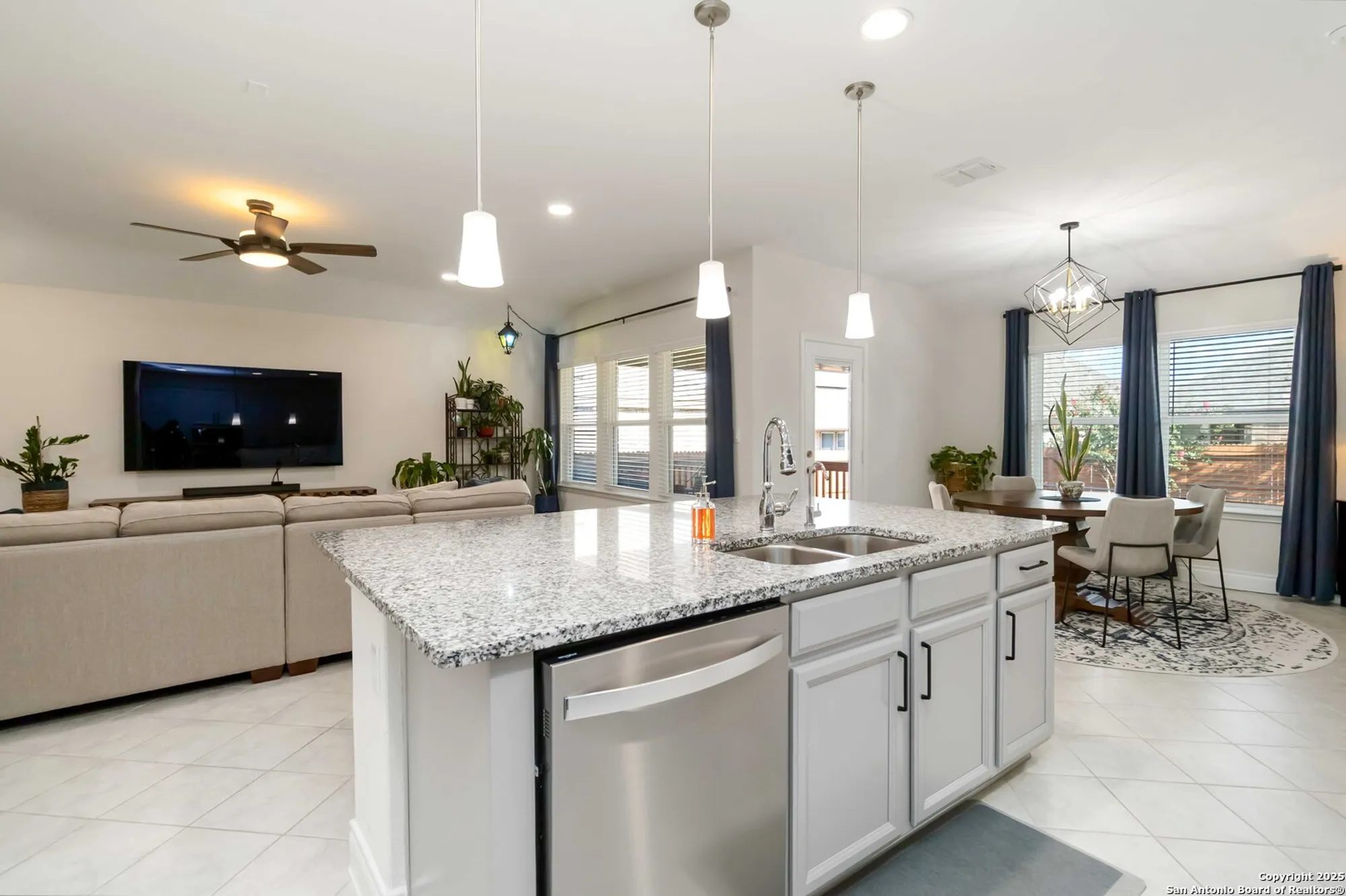 Property Slideshow image 10 of 30 | 2283 gran cielo trl, New Braunfels, TX, 78132