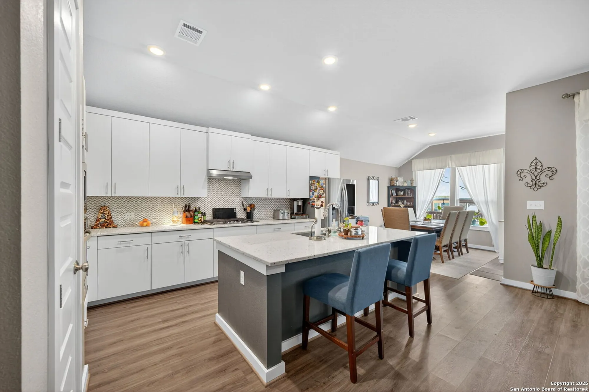 Property Slideshow image 15 of 25 | 2227 quince ave, New Braunfels, TX, 78132