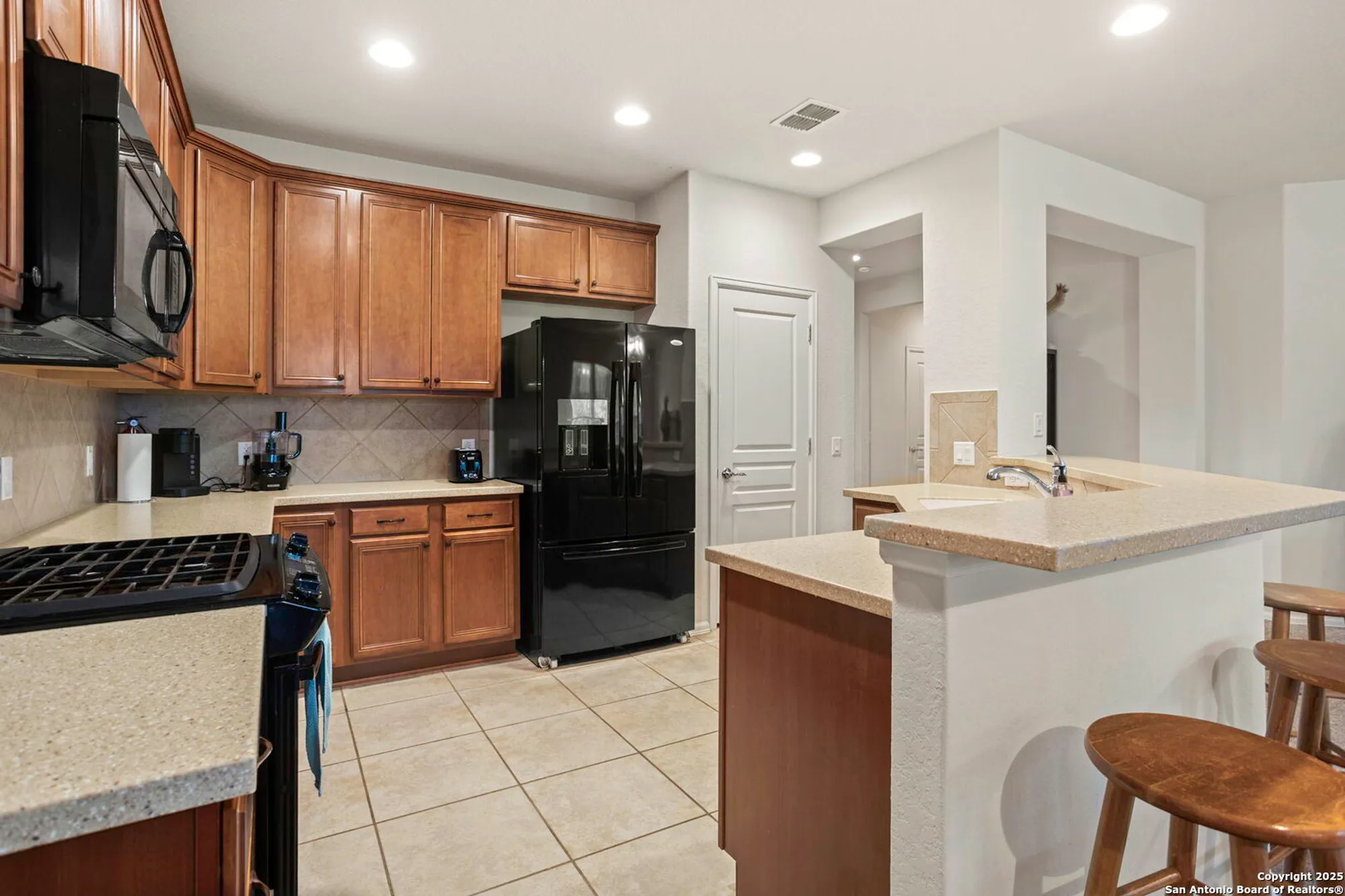 Property Slideshow image 10 of 25 | 12435 modena bay, San Antonio, TX, 78253